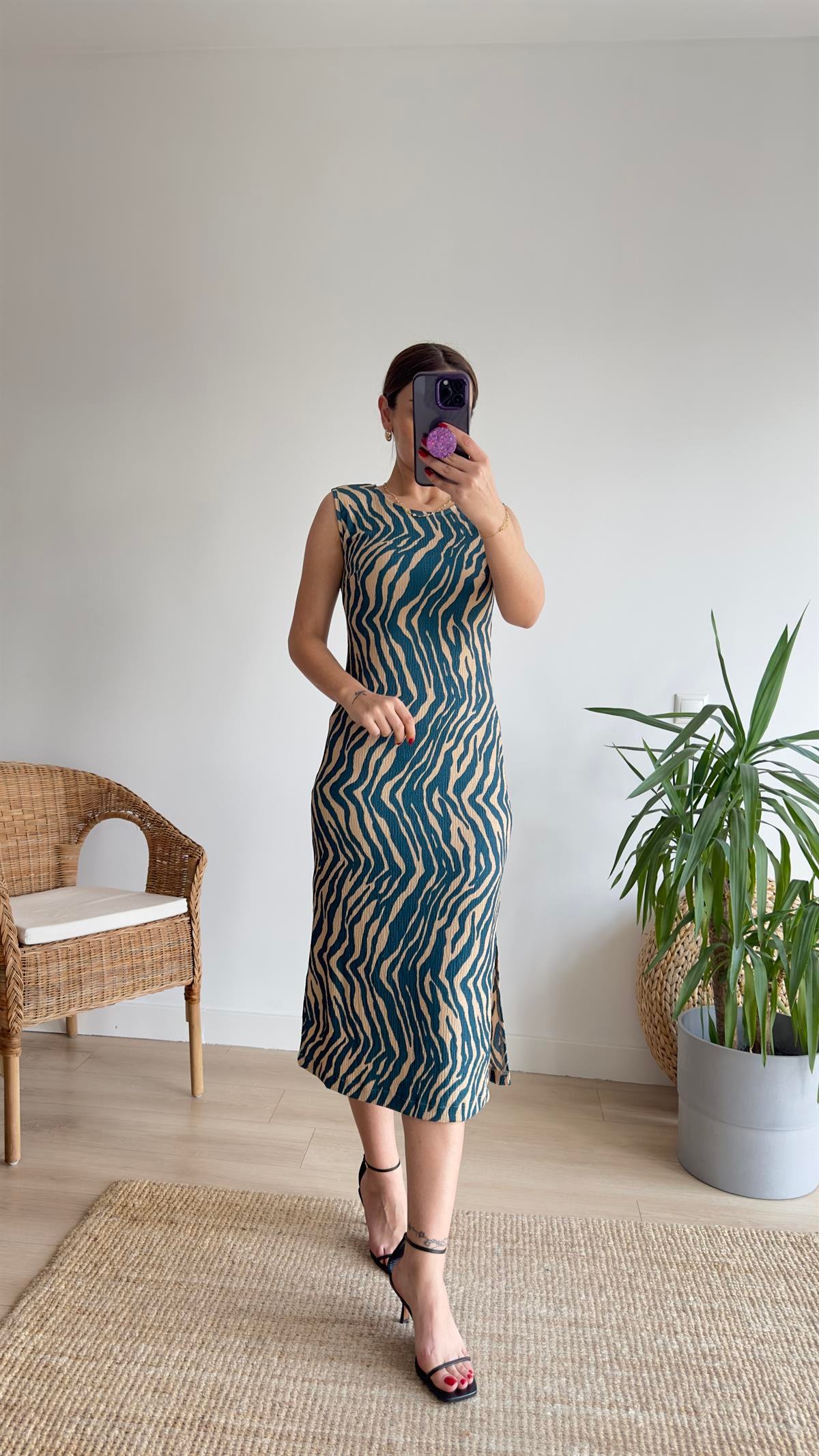 Yeşil Zebra Desen Yırtmaçlı Elbise