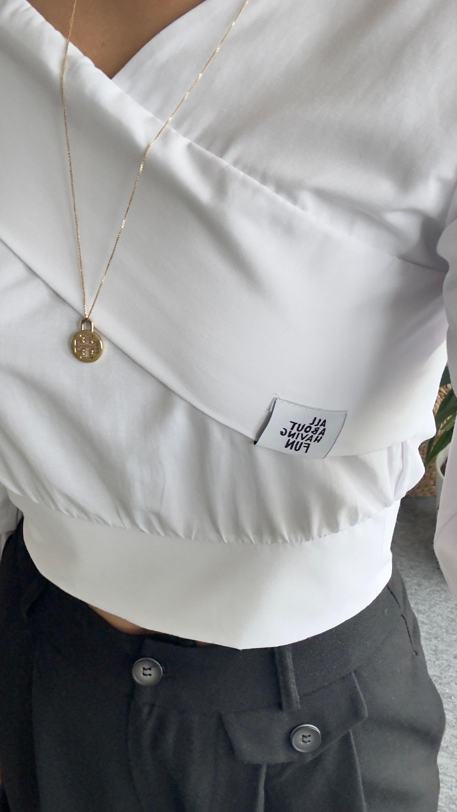 Sechi Ön Arka V Yaka Beyaz Gömlek