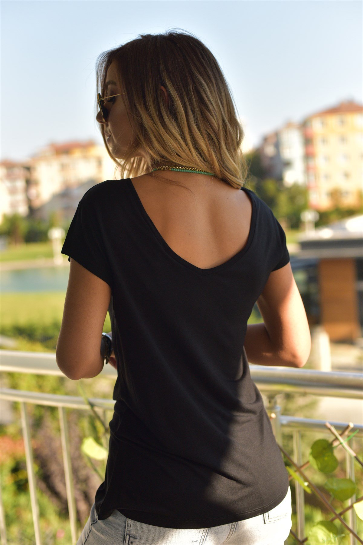 Ön Arka V Yaka Siyah Tshirt