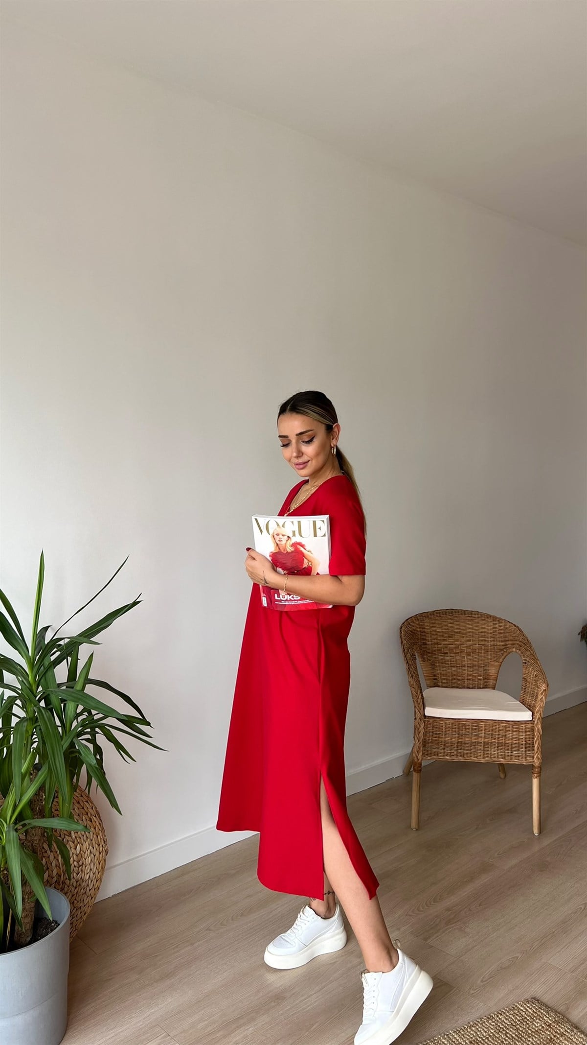 V Yaka Kırmızı Basic Elbise