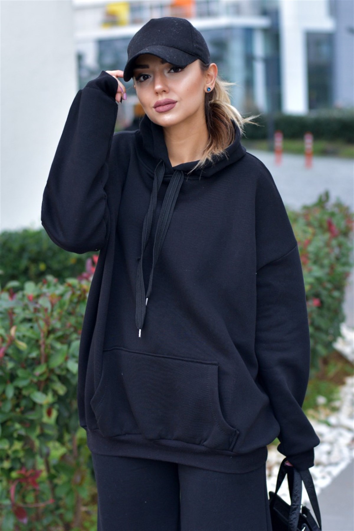 Kapüşonlu Siyah Basic Sweatshirt