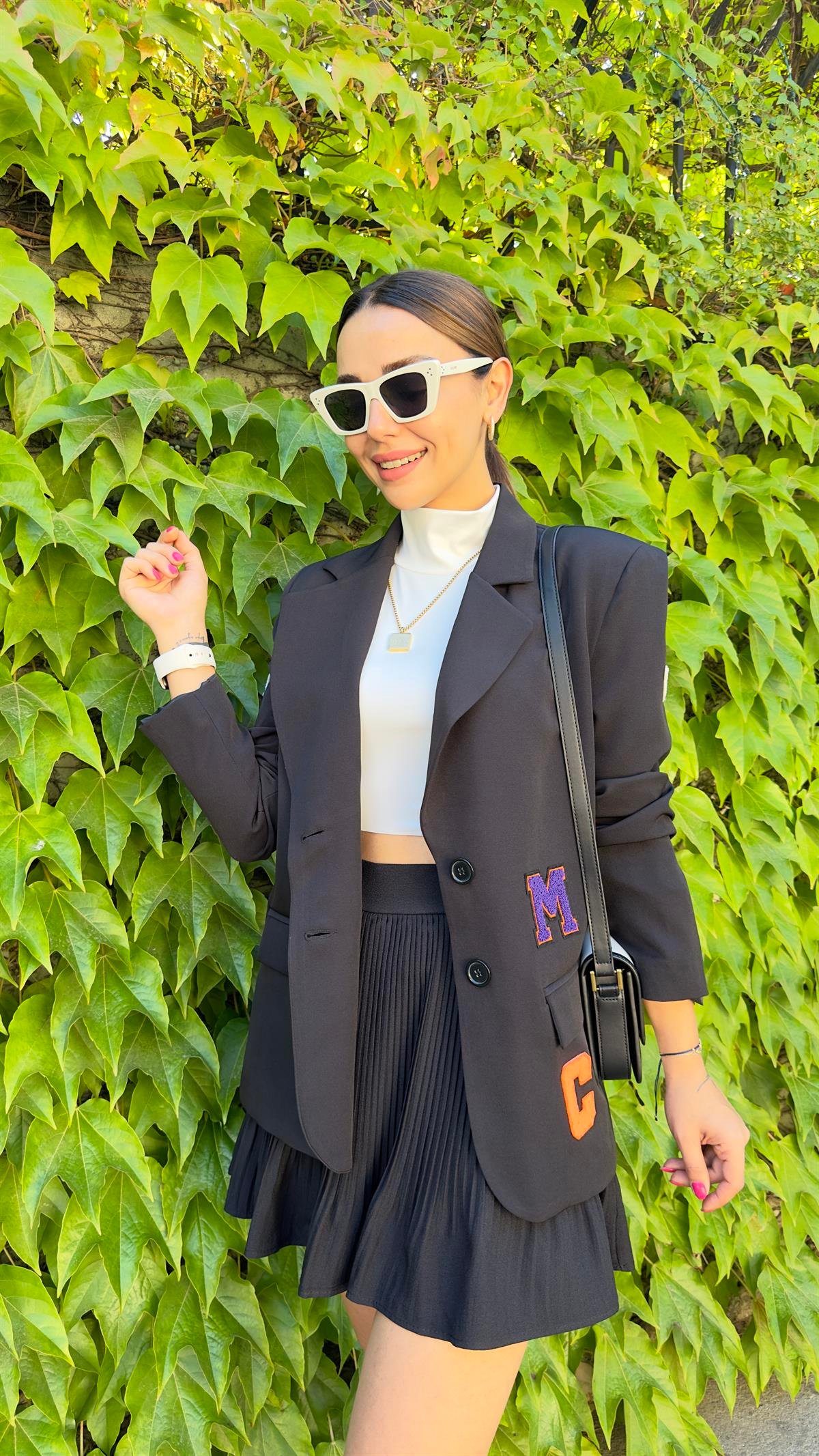 Harf İşlemeli Siyah Blazer Ceket
