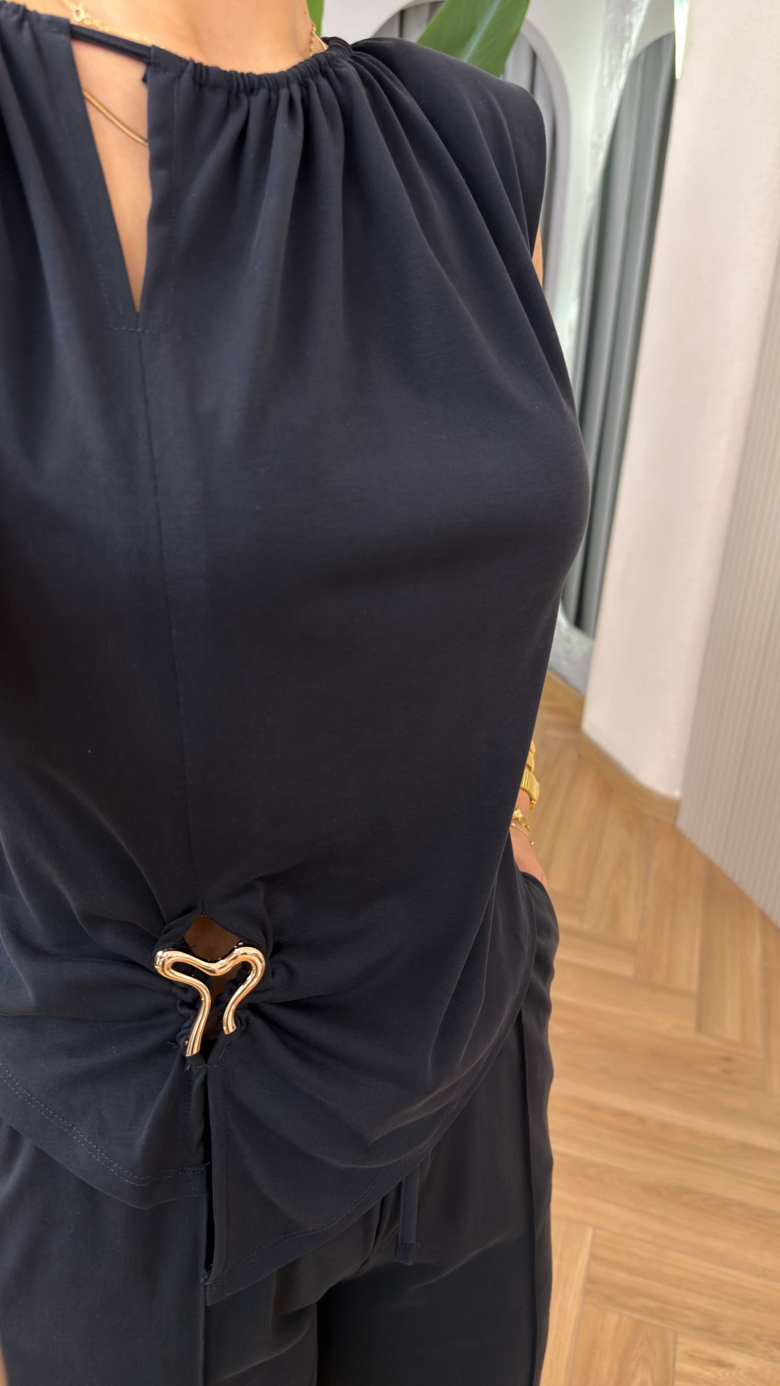 Bellada Aksesuar Detaylı Modal Bluz Pantolon Takım
