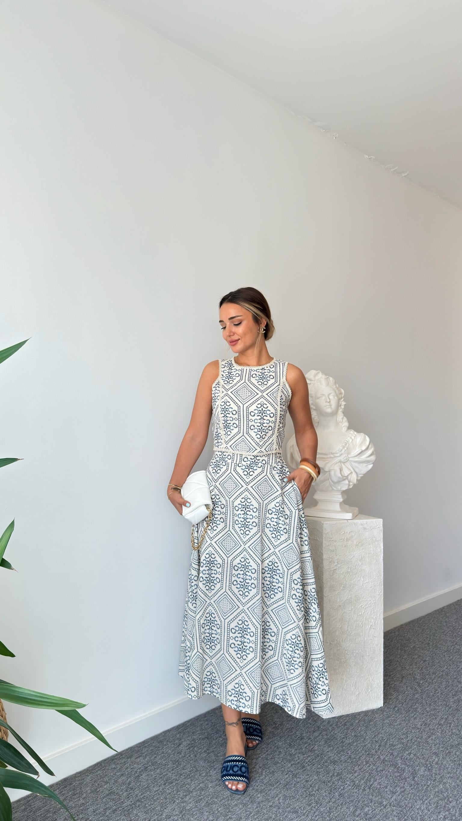 Lacivert Keten Üzeri Desenli Etekli Takım