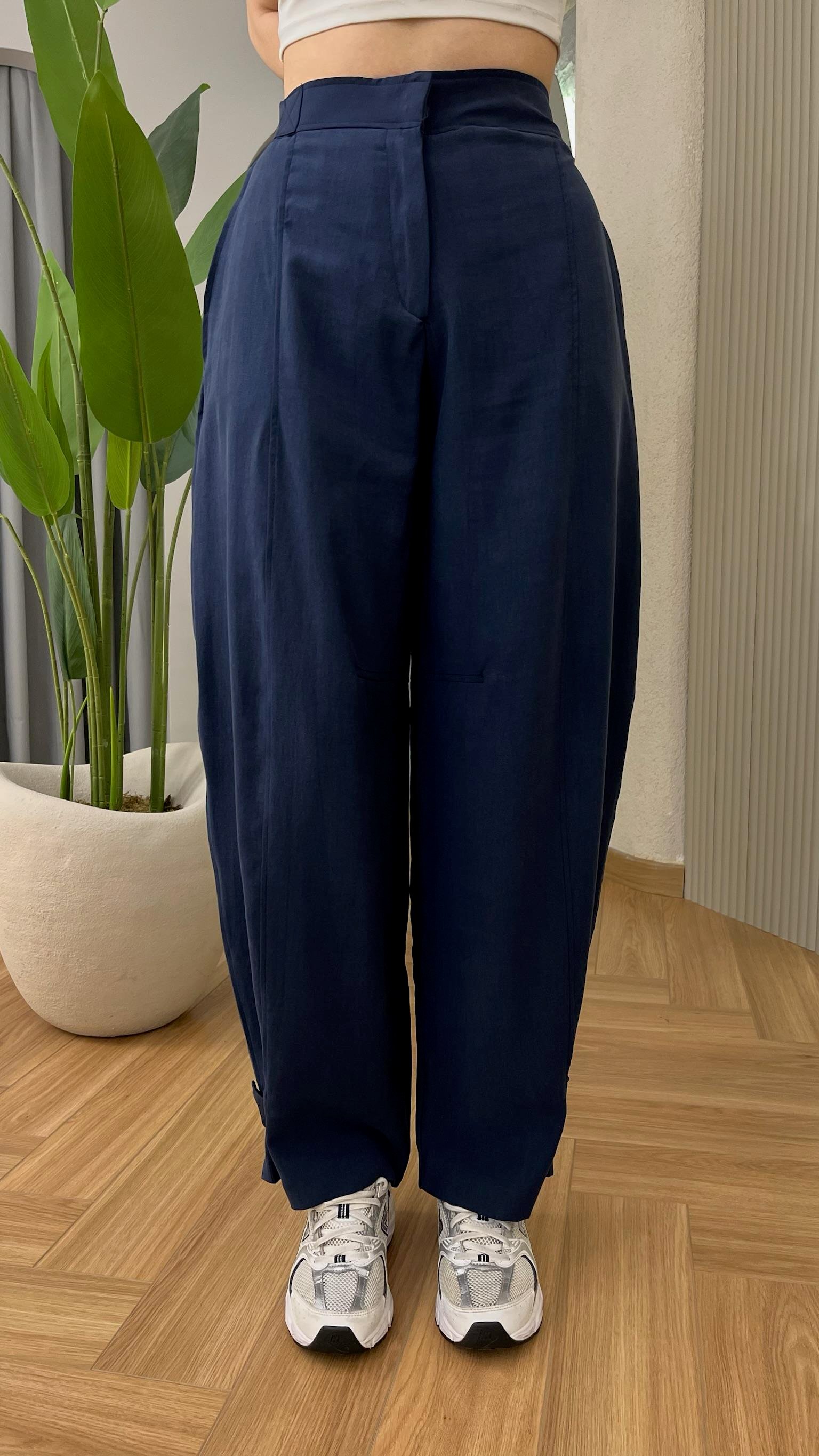 Lacivert Paça Düğme Detaylı Pantolon