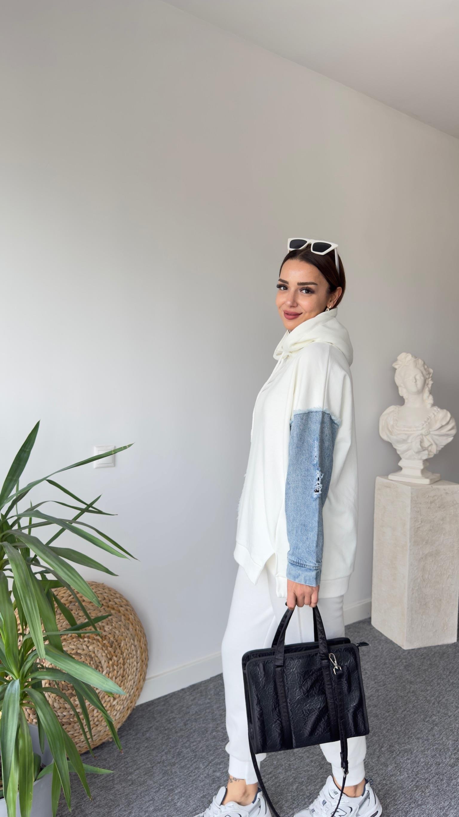 Piem Kot Detay Beyaz Sweatshirt