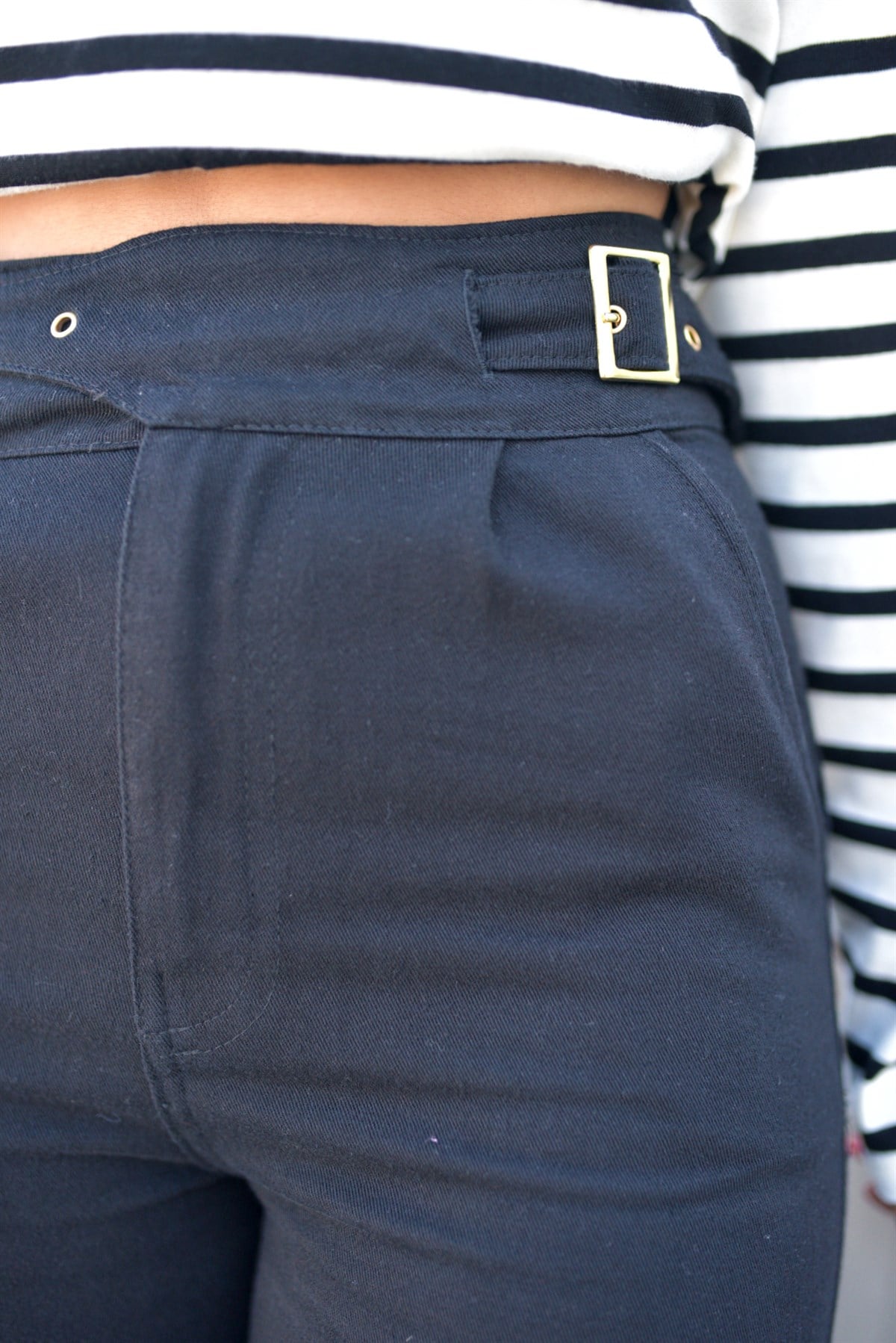 Kemer Detaylı Siyah Gabardin Pantolon