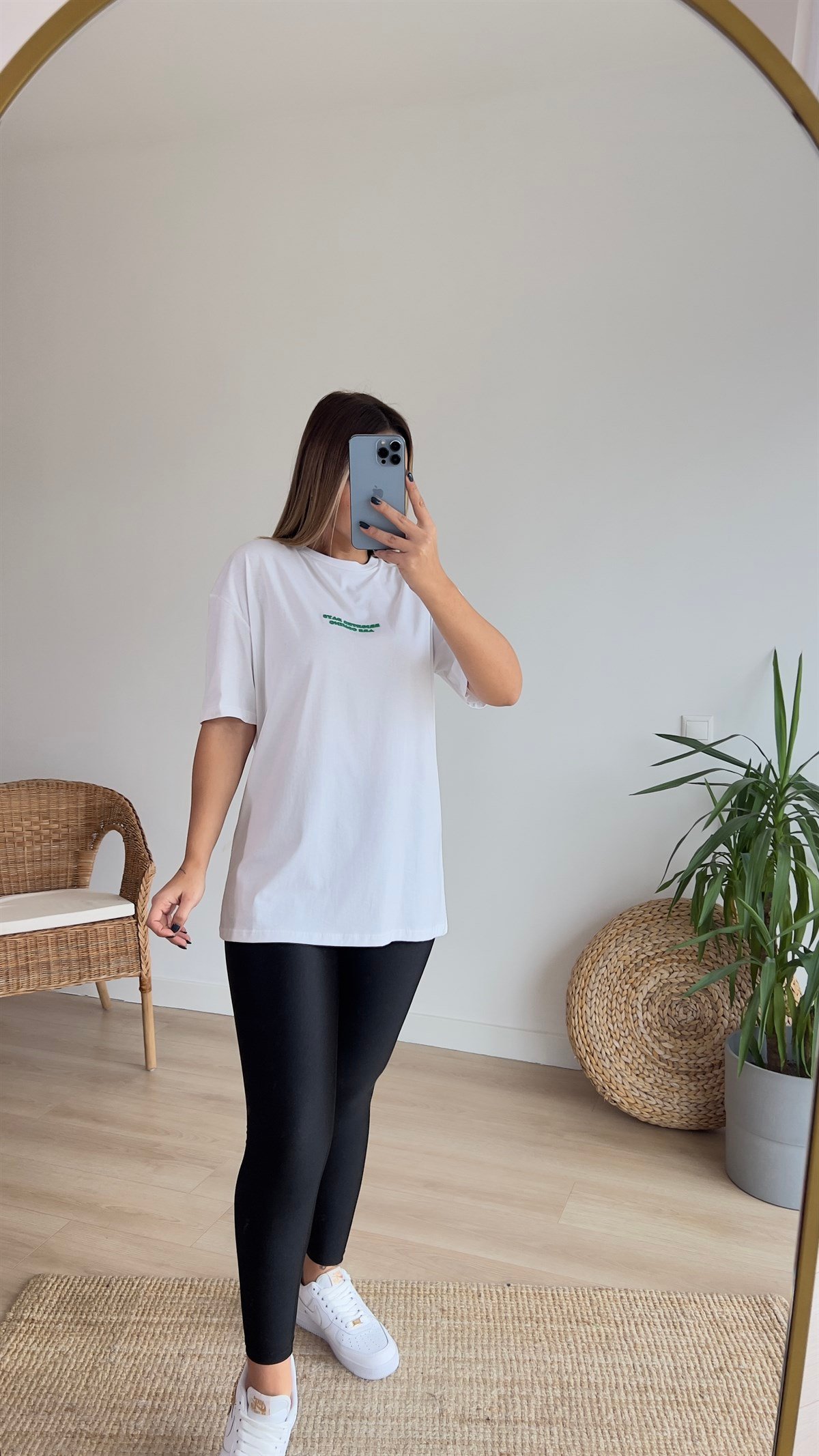 Yeşil Yazı Detaylı Basic Tshirt