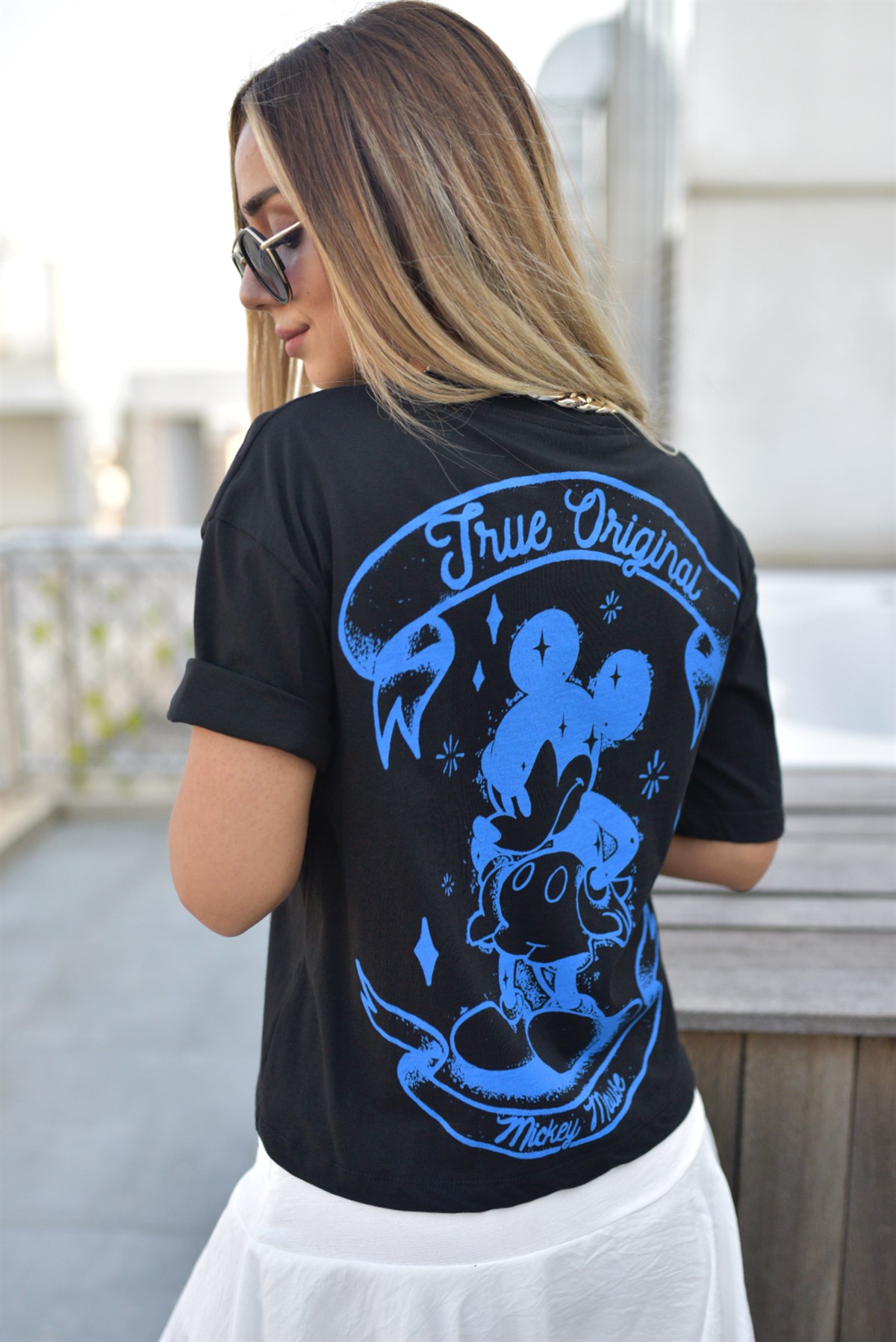 Sırtı Mickey Baskılı Siyah Tshirt