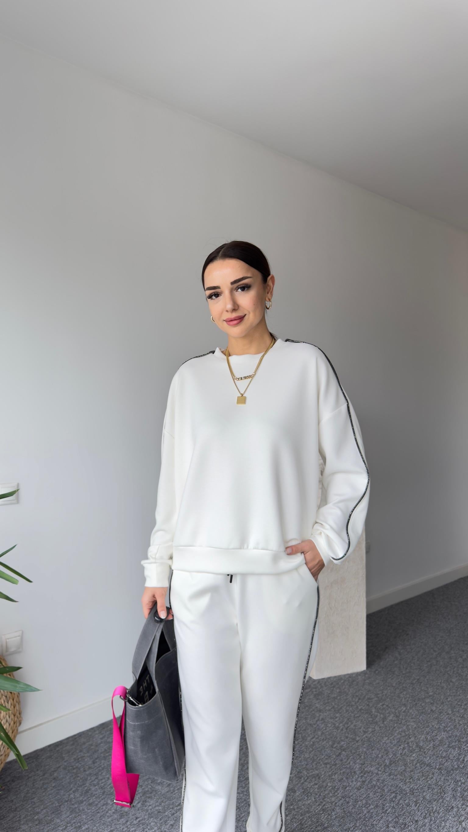 Taş Şerit Detaylı Beyaz Modal Takım