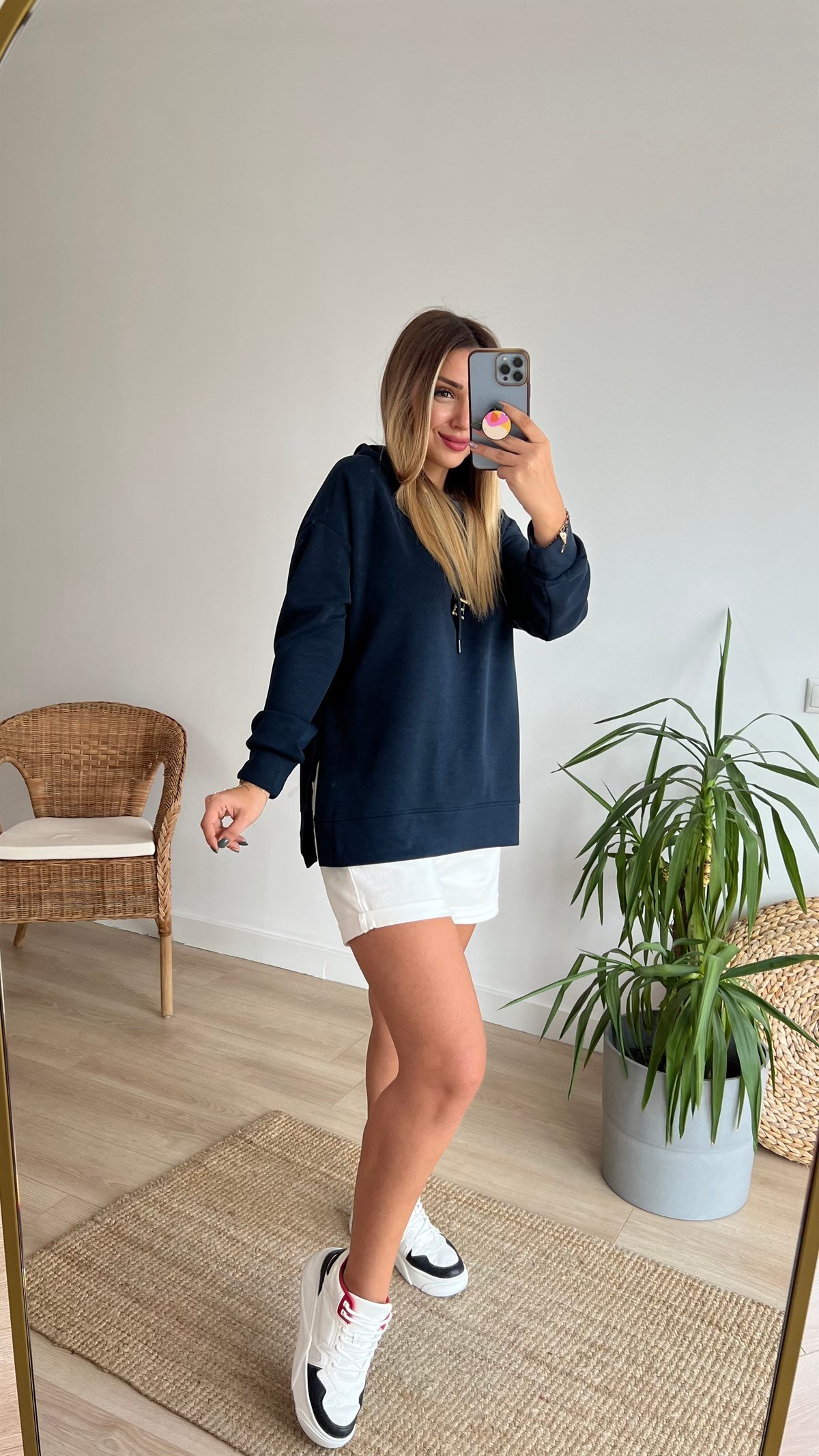 Modal Kumaş Yanları Yırtmaçlı Lacivert Sweat