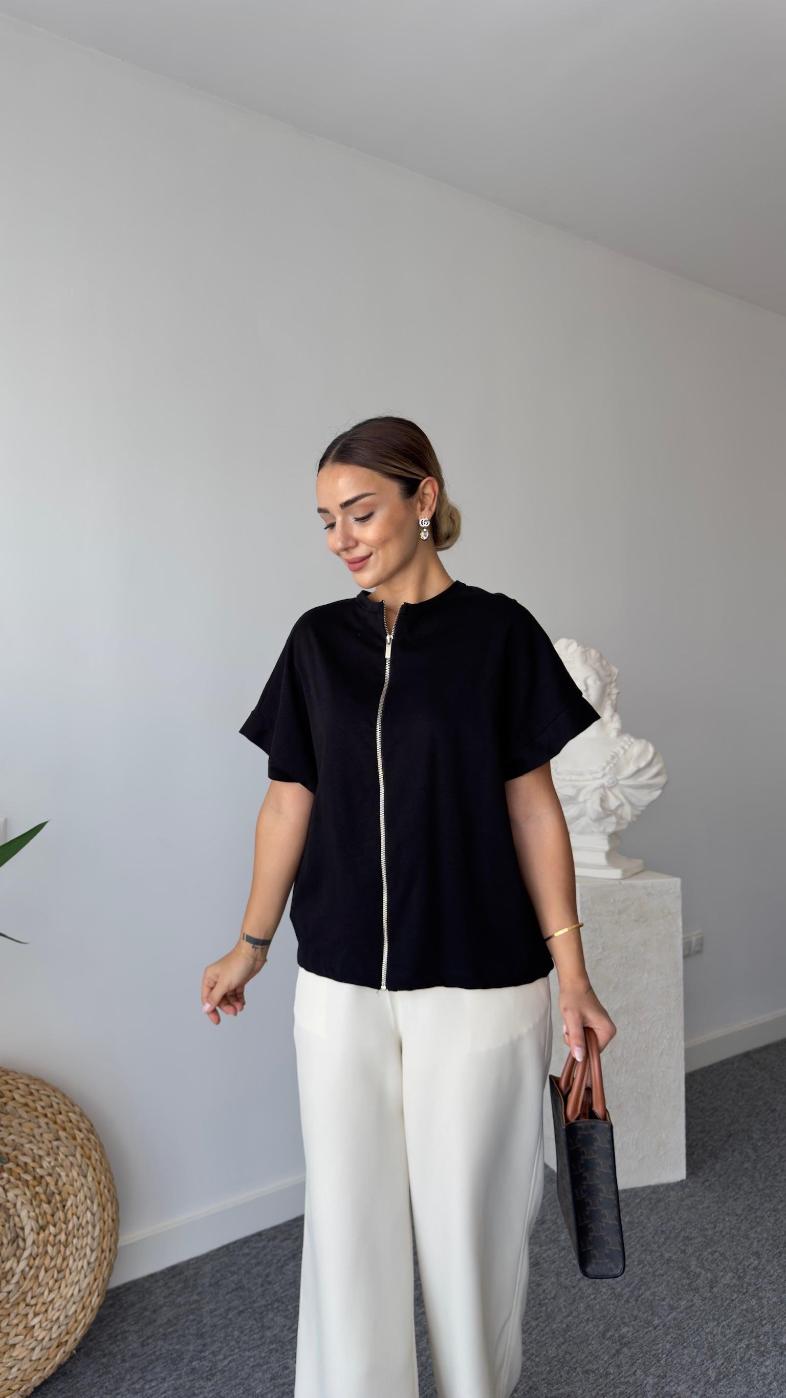 Ön Arka Kullanılabilir Fermuarlı Siyah Tshirt