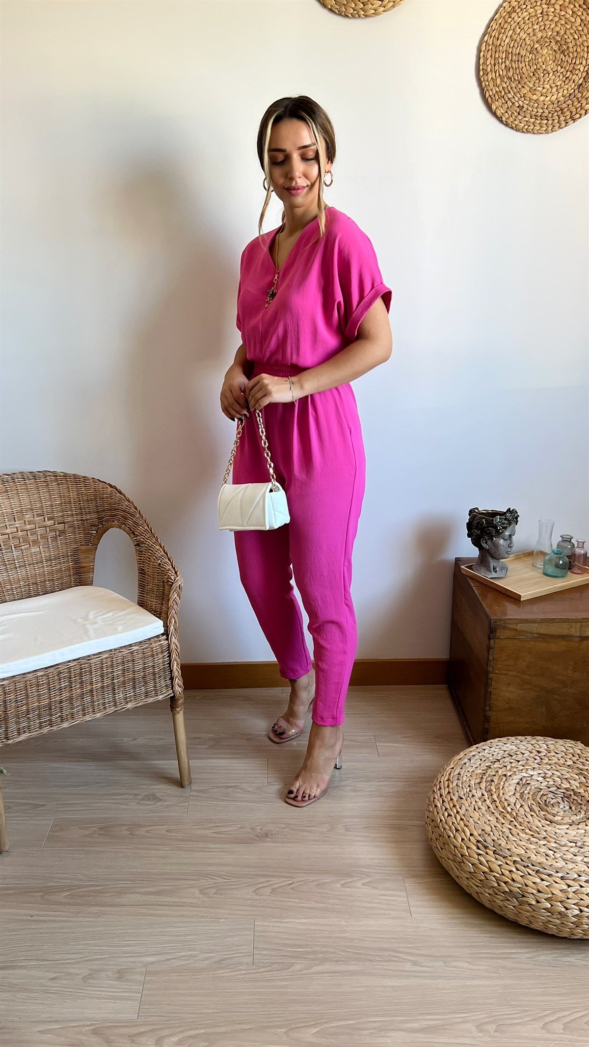 Beli Lastikli Pembe V Yaka Tulum