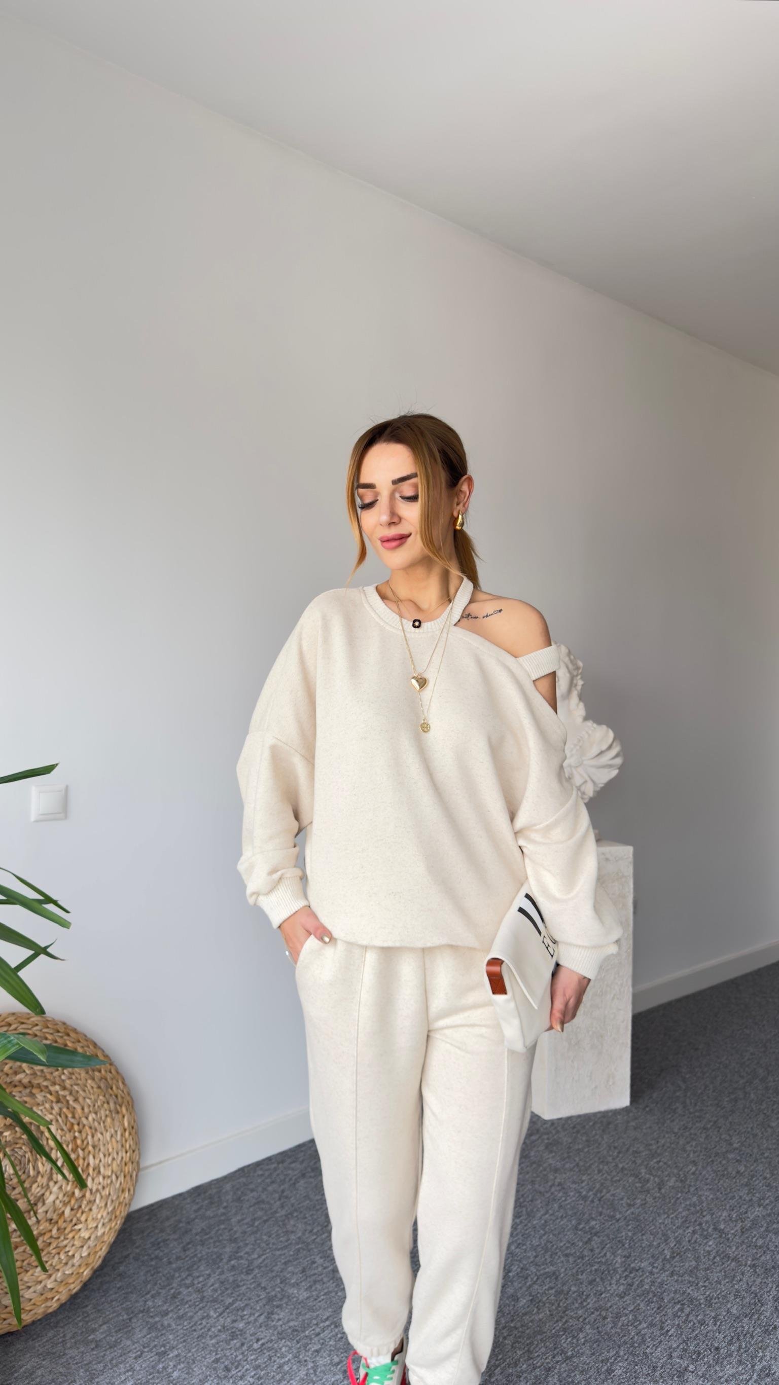 Omuz Pencereli Taş Eşofman Takımı