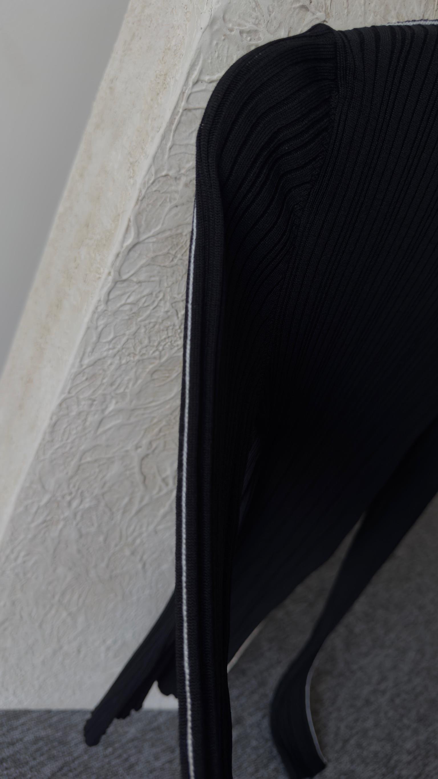 Zra Model Kol Yırtmaçlı Siyah Triko