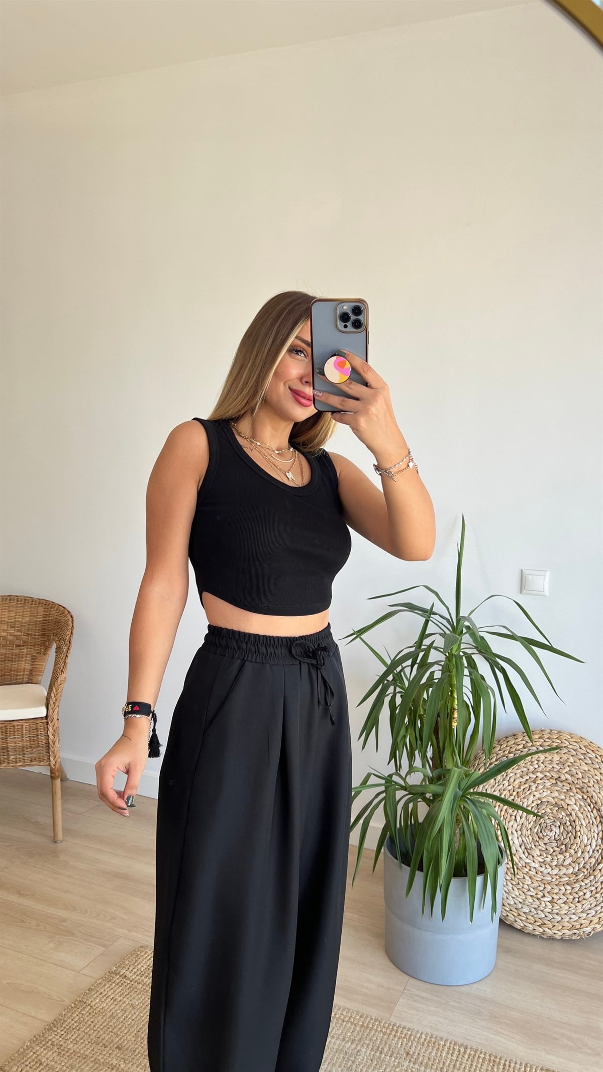 Yanları Oval Siyah Fitilli Atlet