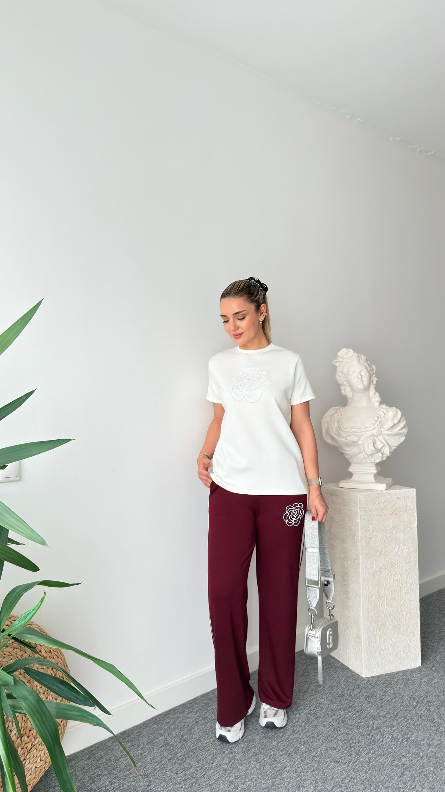 Bordo Neya Nakışlı Modal Takım