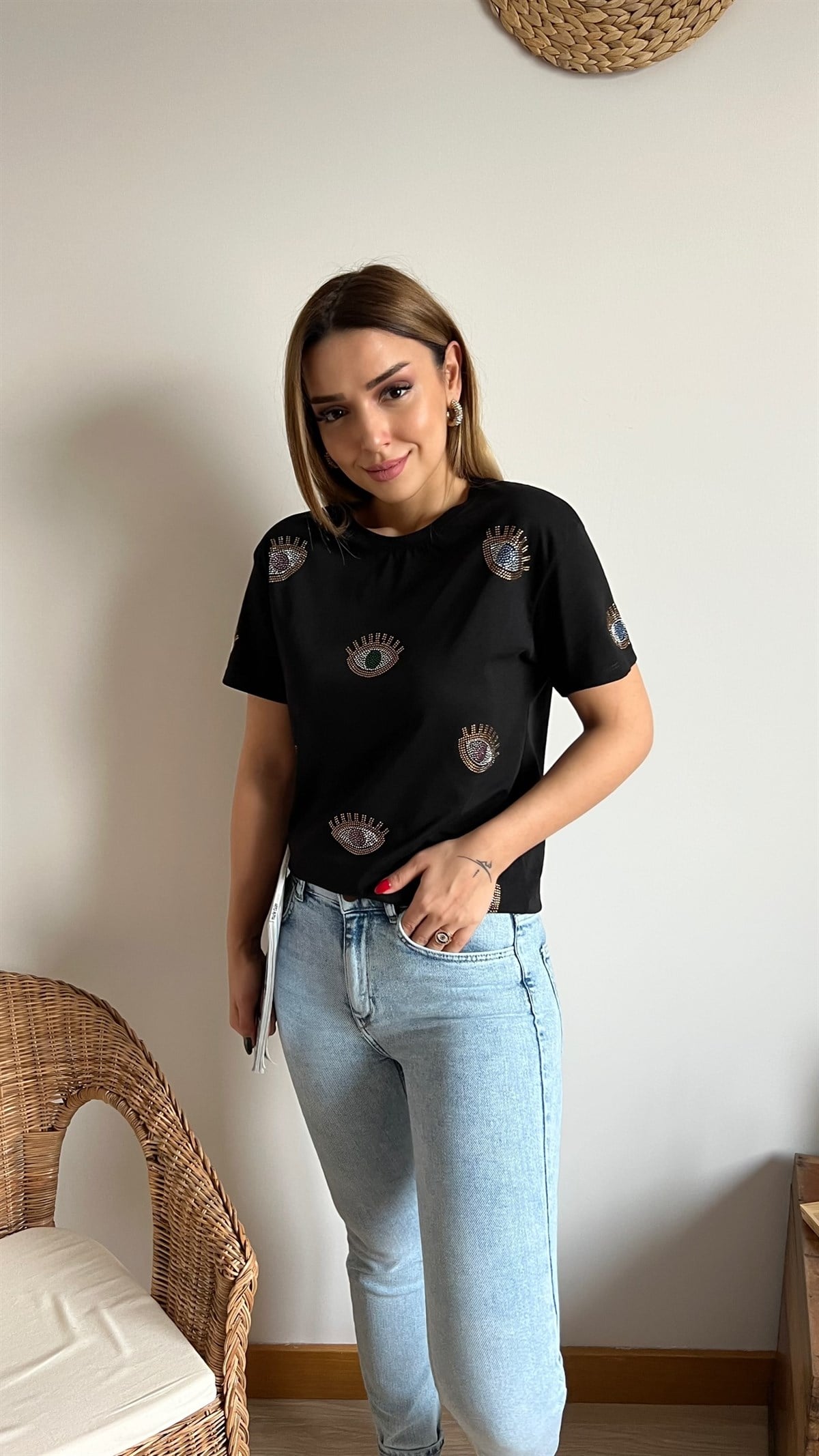Göz Detaylı Siyah Tshirt