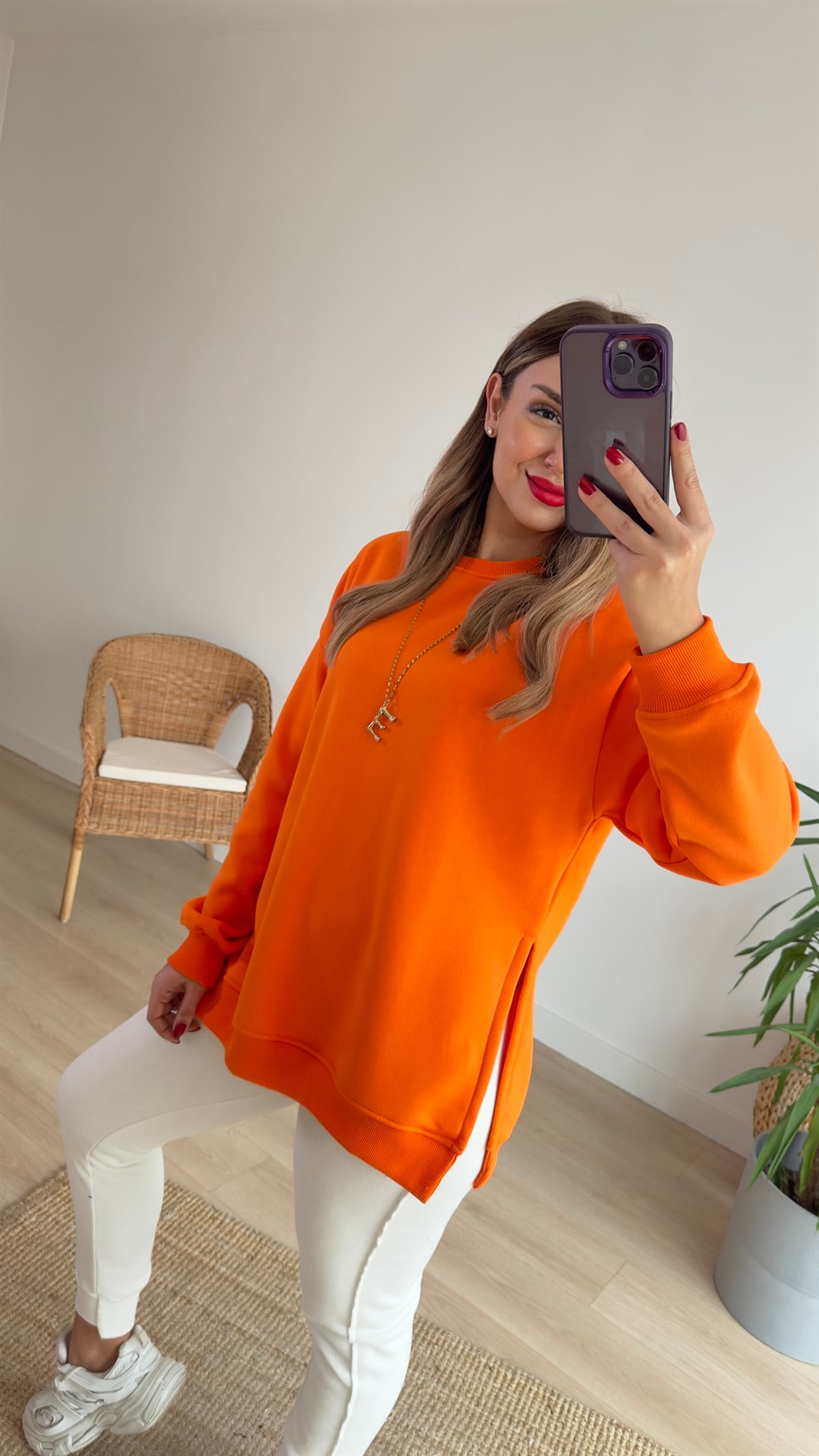 Yanları Yırtmaçlı Turuncu Basic Sweat