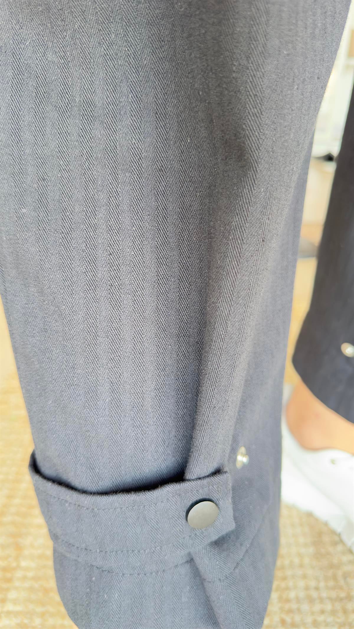 Axel Paça Düğmeli Siyah Gabardin Pantolon