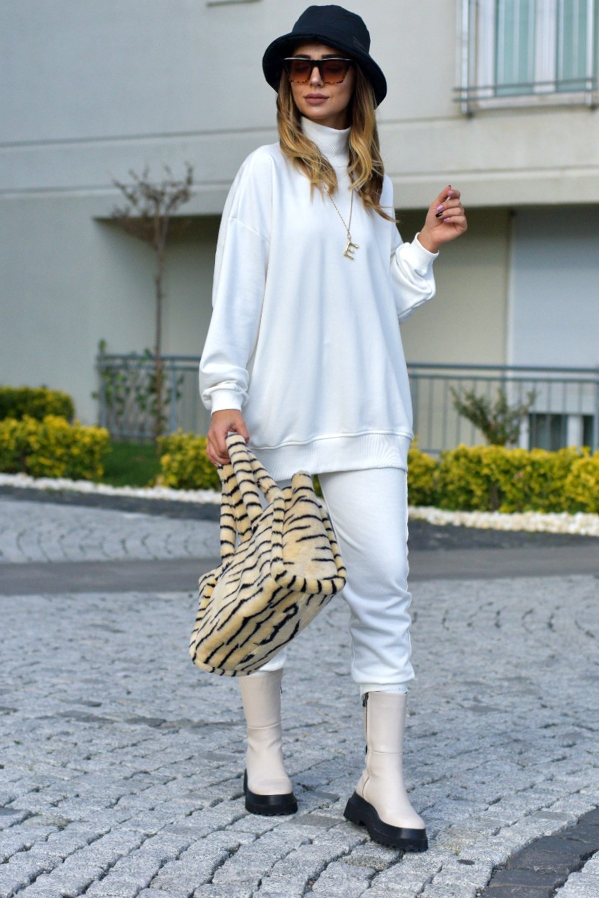 Balıkçı Yaka Oversize Beyaz Tunik