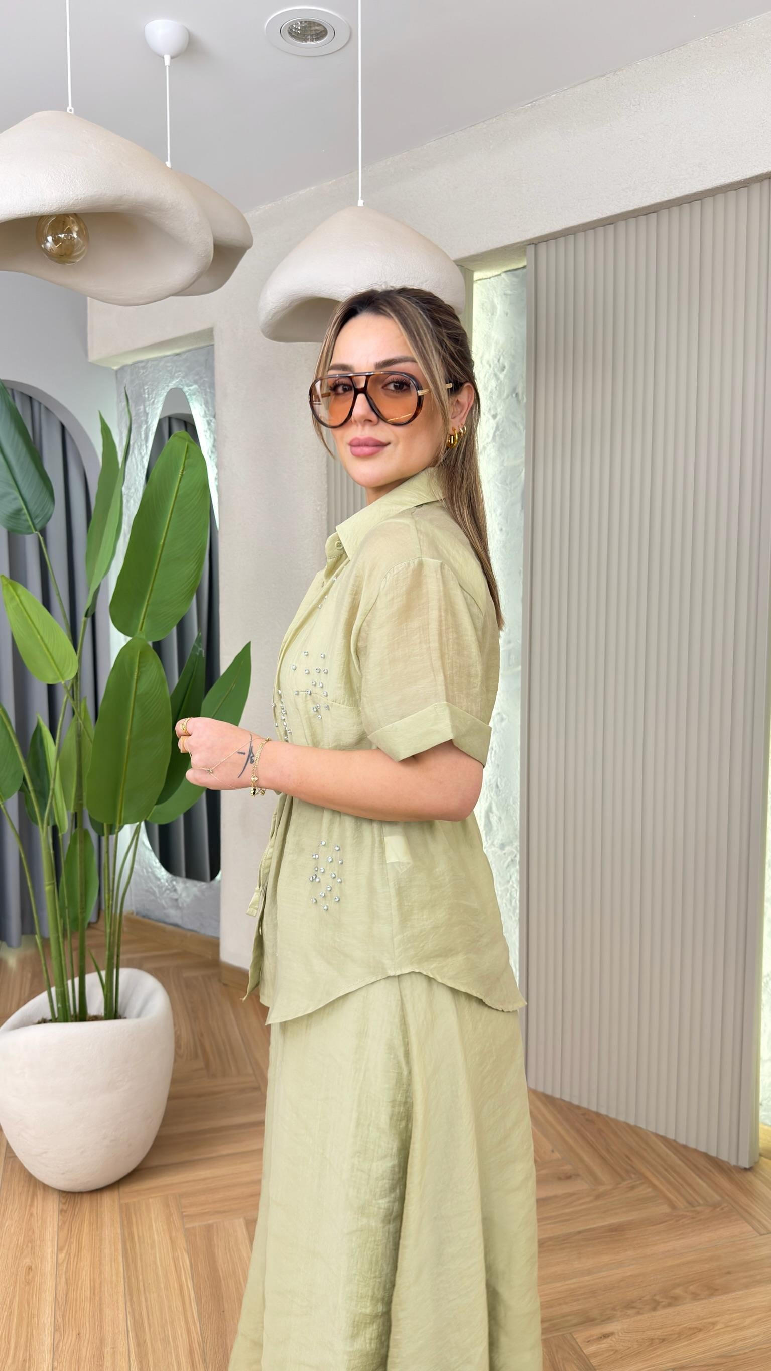 Yeşil Sasha Taşlı Gömlek Etek Takım