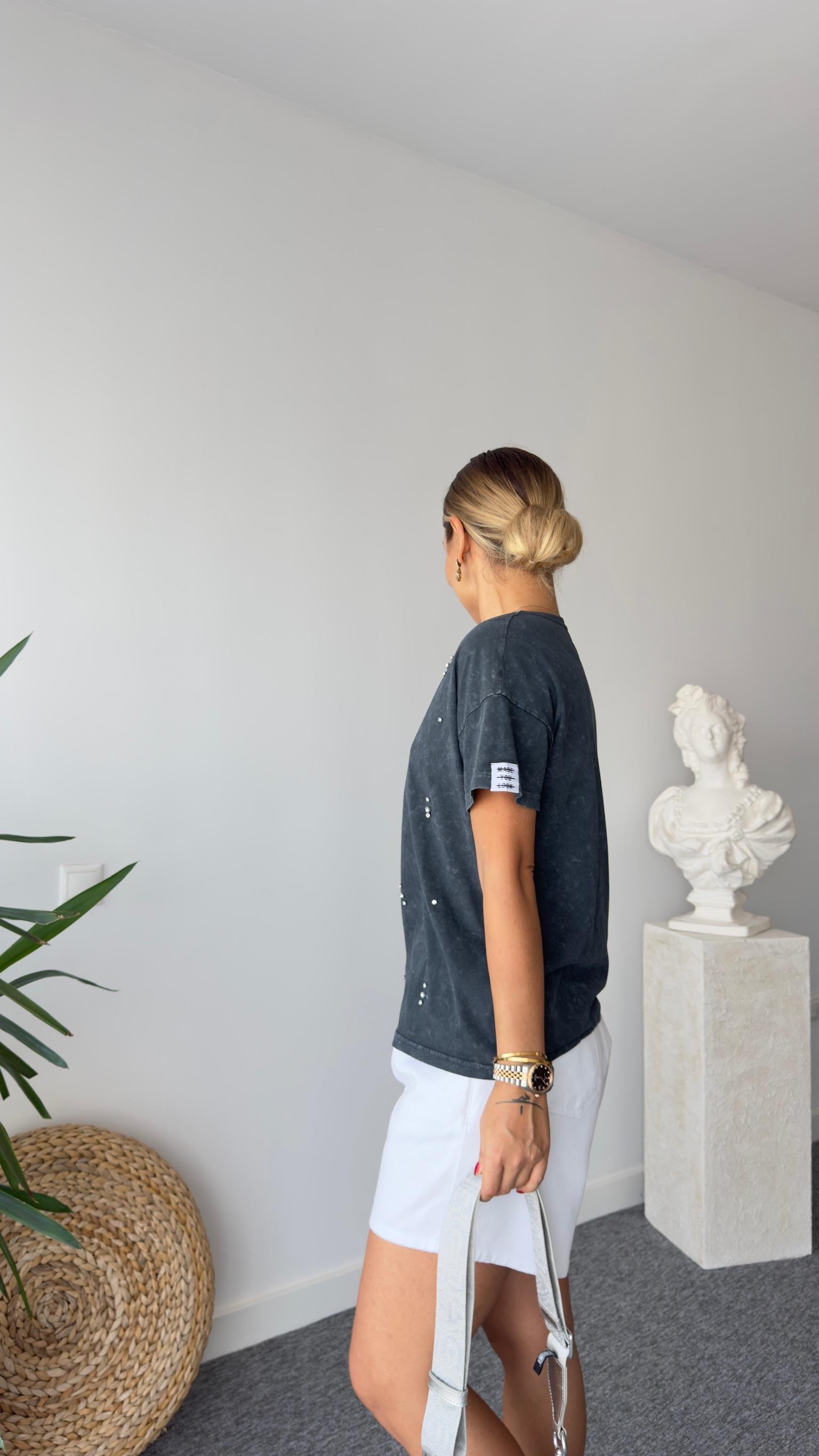 Yıkamalı Taş Detay Tshirt