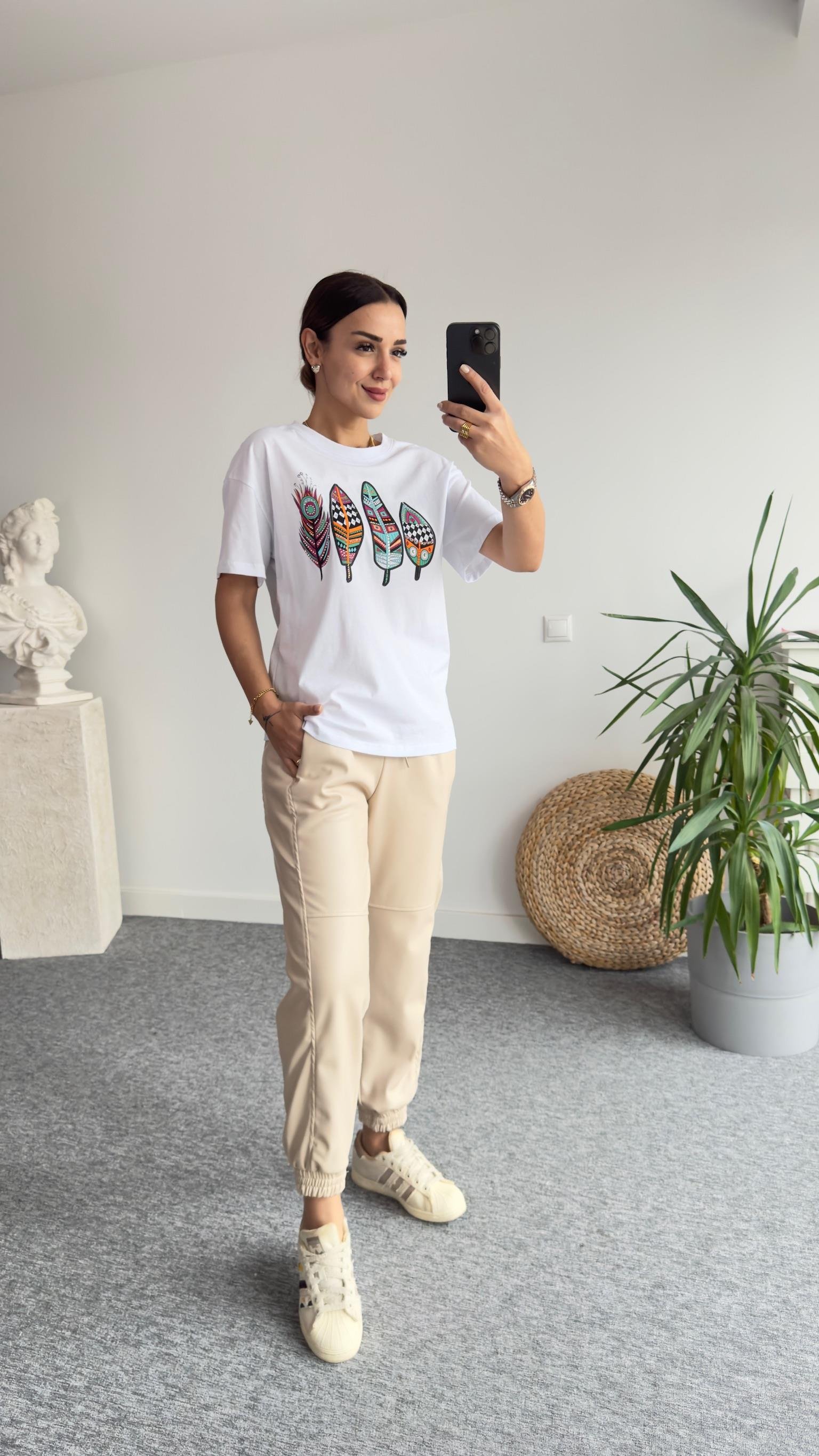 Taşlı Yaprak Baskı Beyaz Tshirt