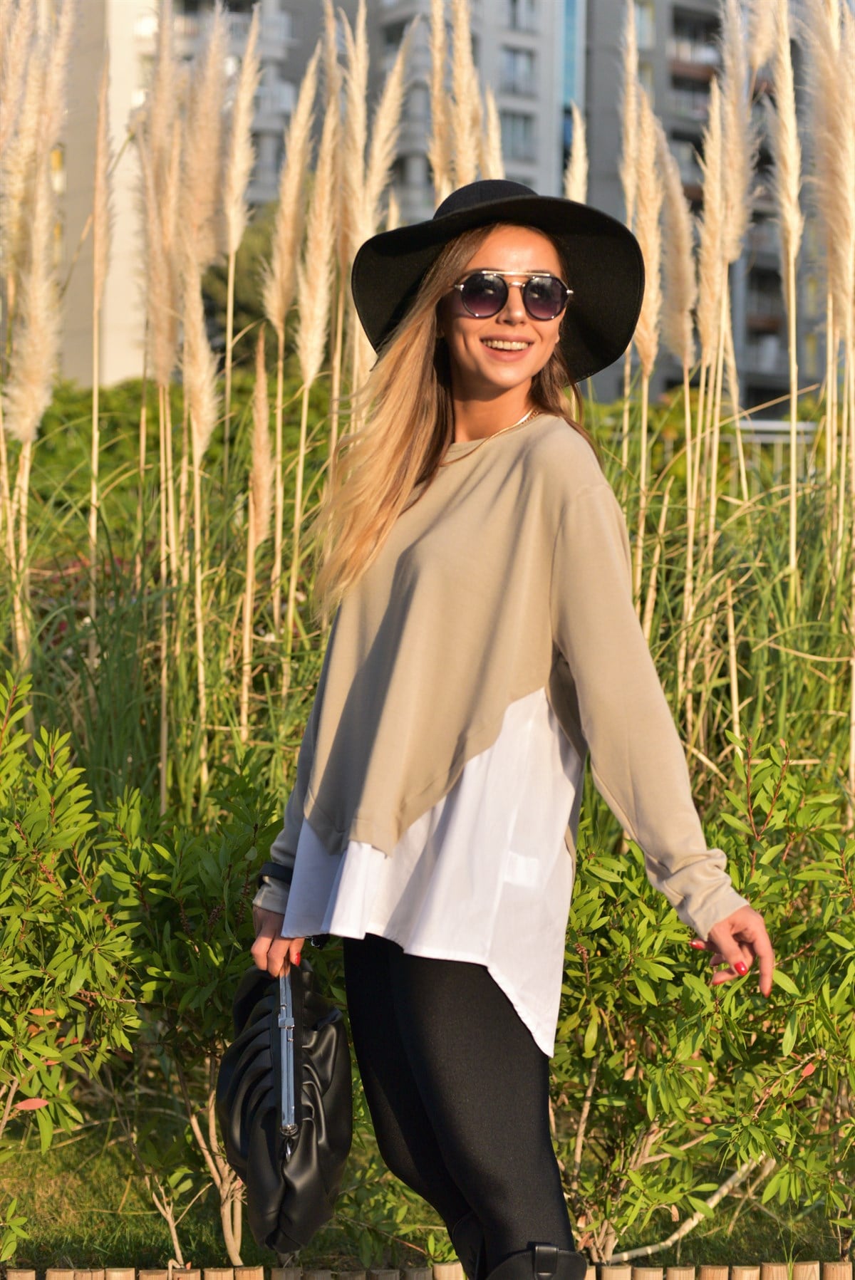 Poplin Detaylı Bej Sweatshirt