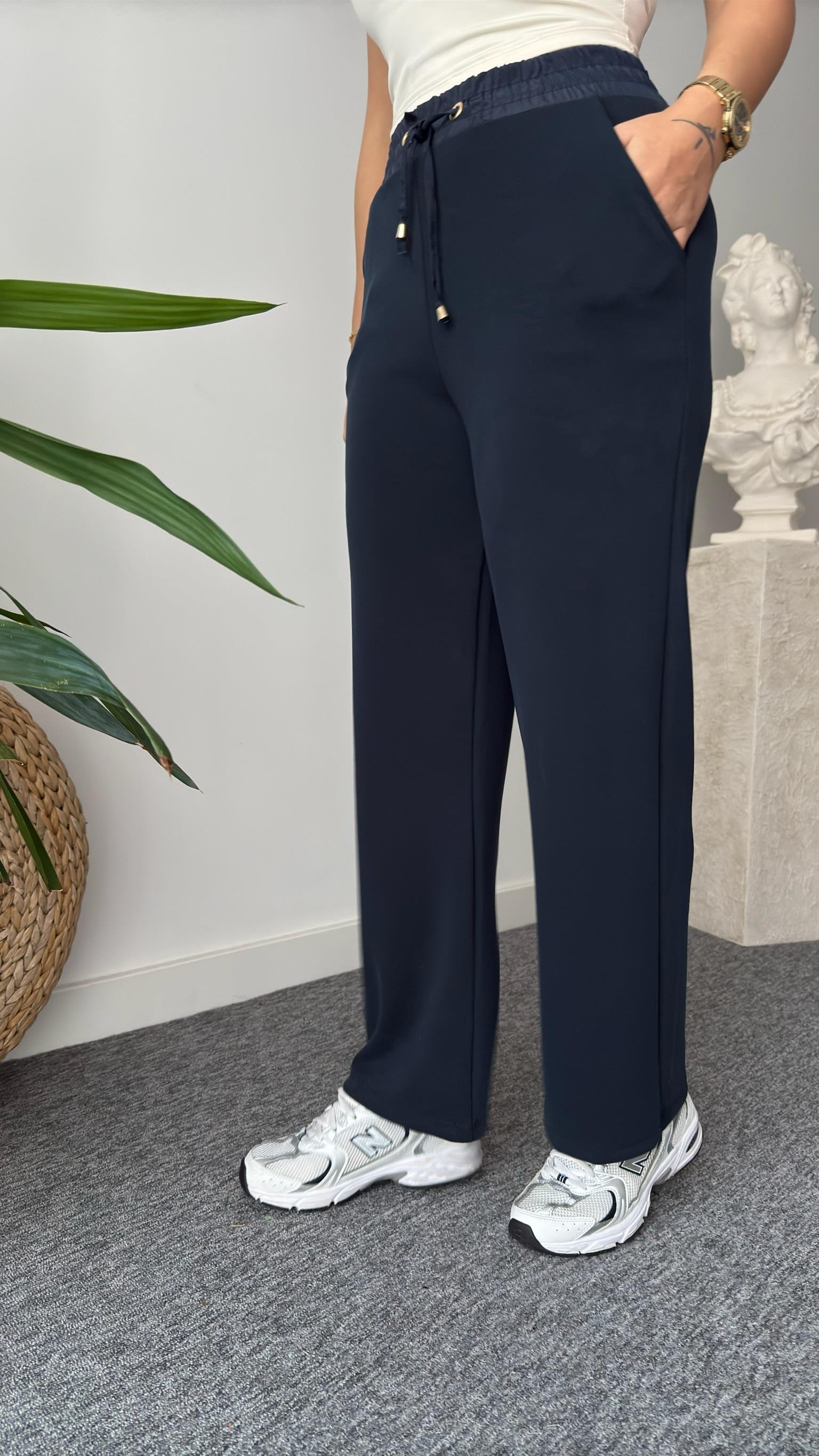 Soleda Paraşüt Detaylı Laci Modal Takım