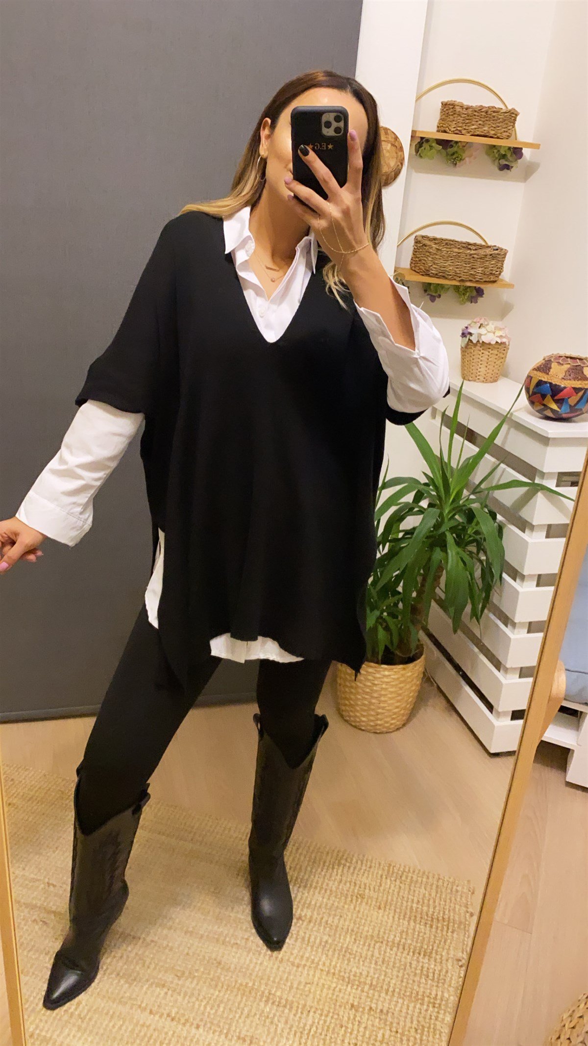 V Yaka Oversize Siyah Triko