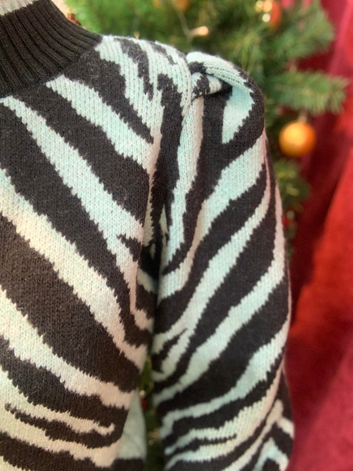 Zebra Desenli Kazak