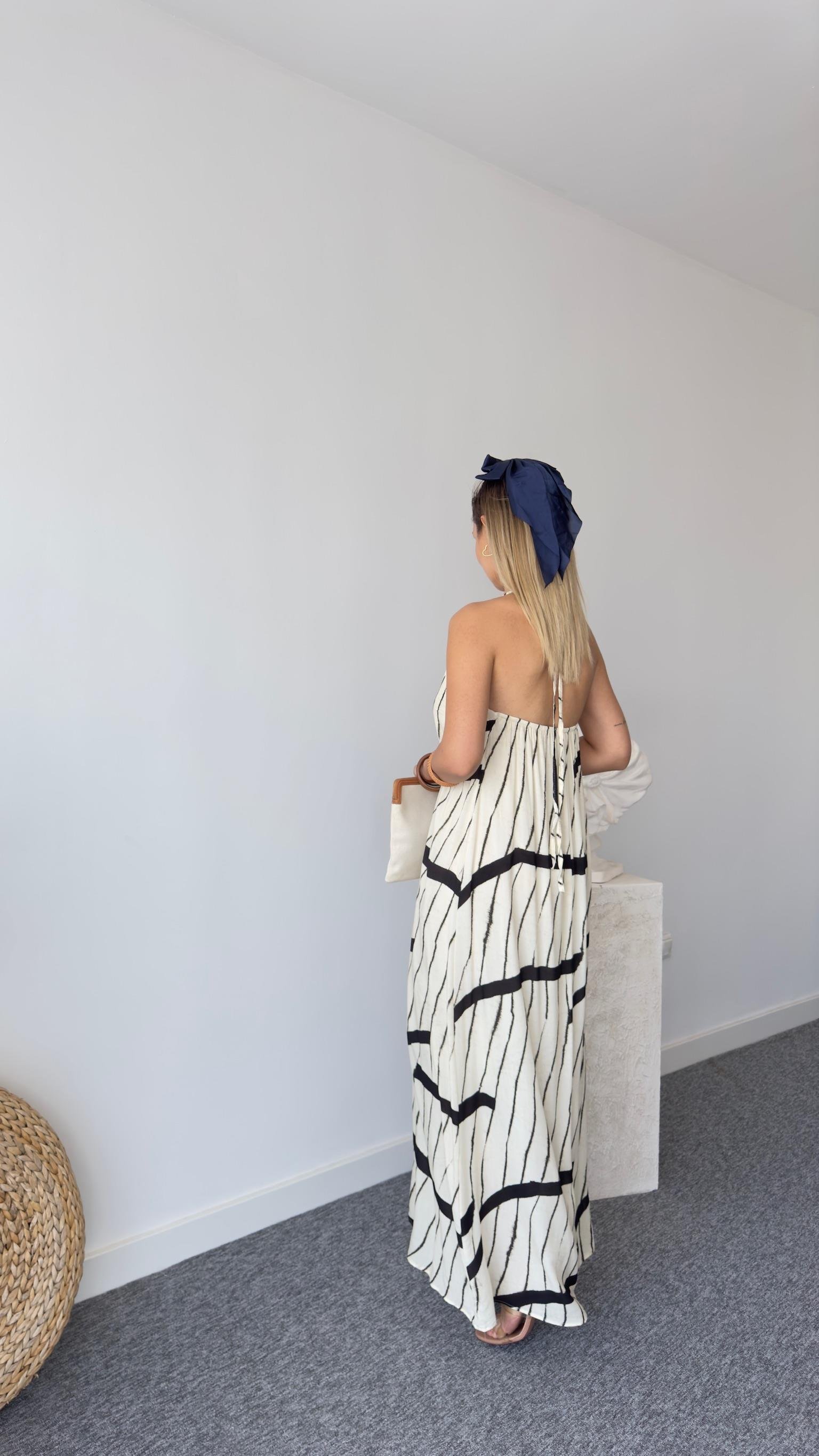 Sinda Massi Model Siyah Beyaz Çizgili Elbise 