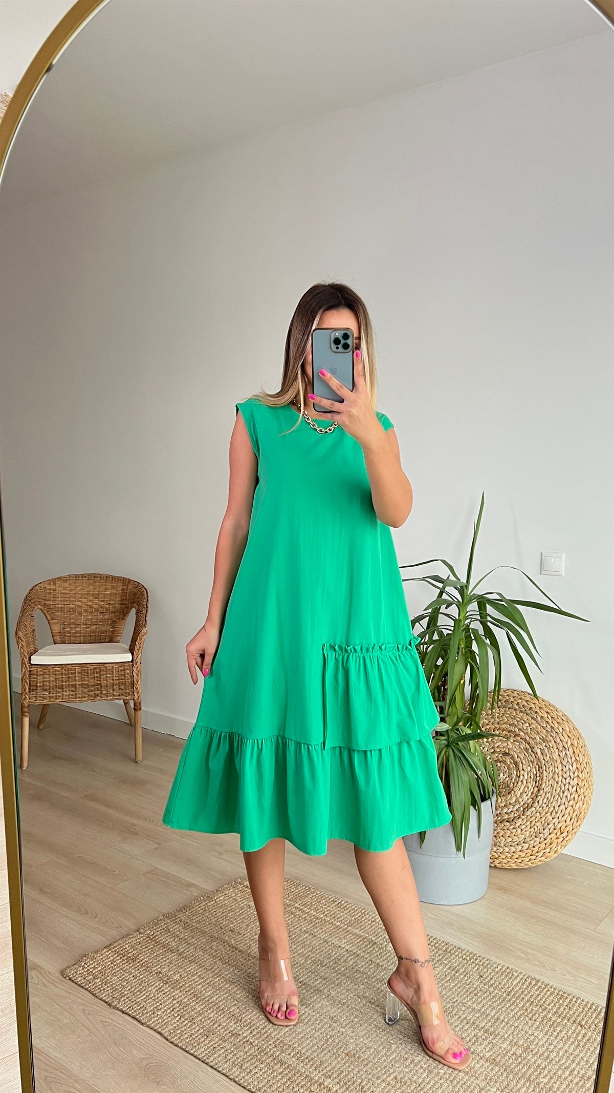 Kolsuz Fırfırlı Yeşil Poplin Elbise 