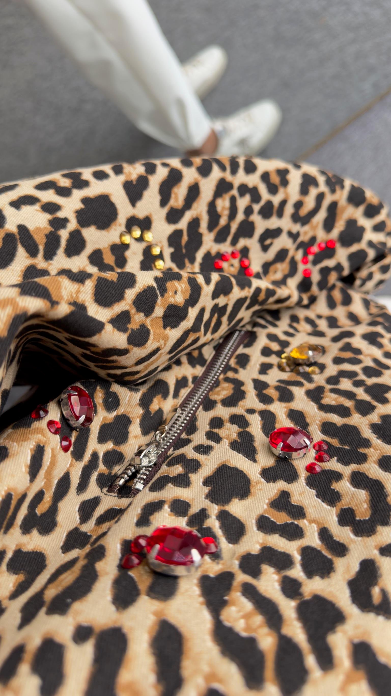 Nasci Taş Detaylı Astarlı Leopar Ceket