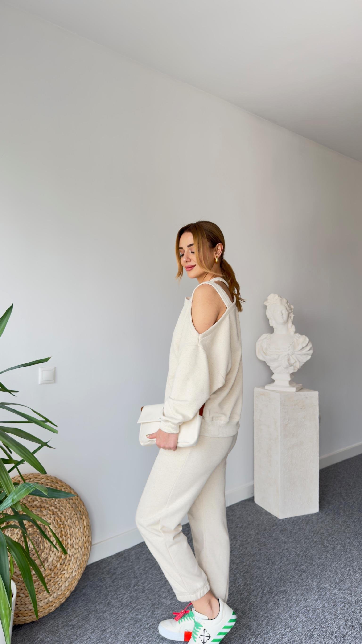 Omuz Pencereli Taş Eşofman Takımı