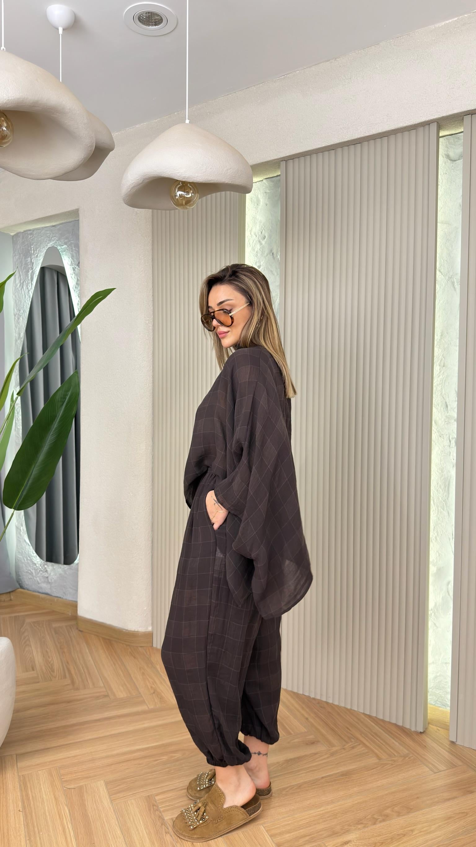 Kahve Şort Astarlı Fular Detaylı Keten Takım