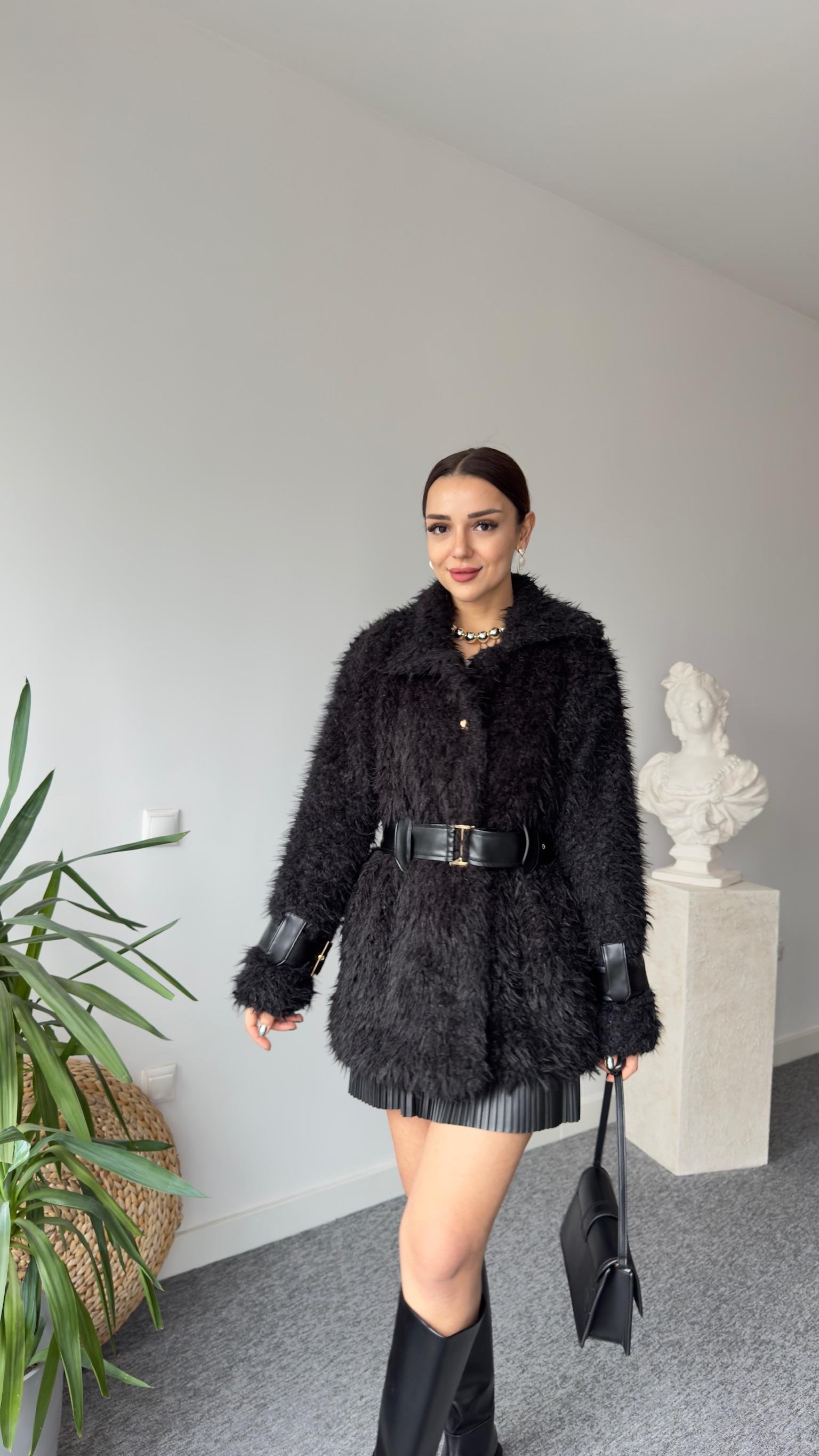 Premıum Deri Detaylı Siyah Peluş Mont (Ön Sipariş Ürünü)