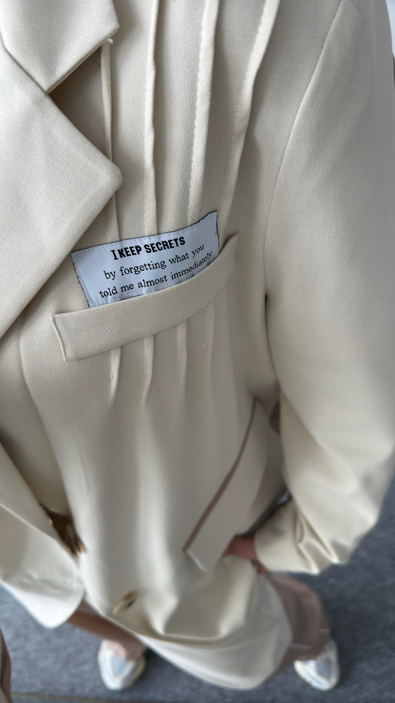 Pital Sırt Paraşüt Detaylı Bej Blazer Ceket