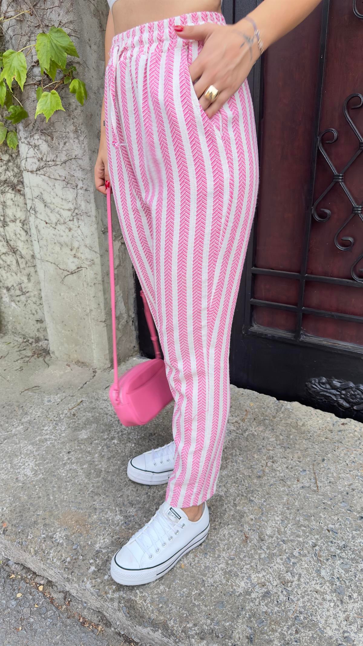 Pembe Şeritli Örme Pantolon