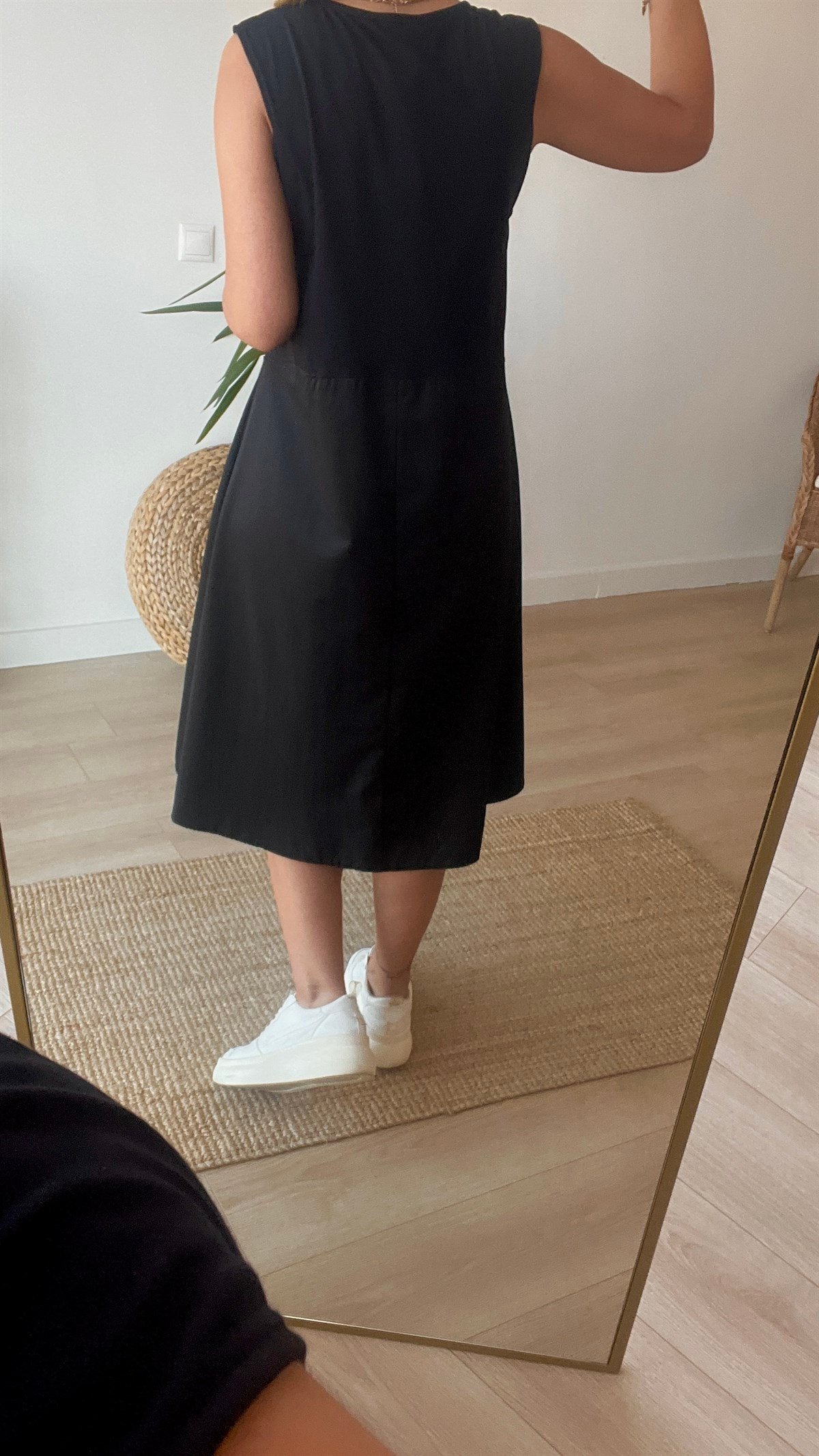 Poplin Detaylı Cepli Siyah Elbise 