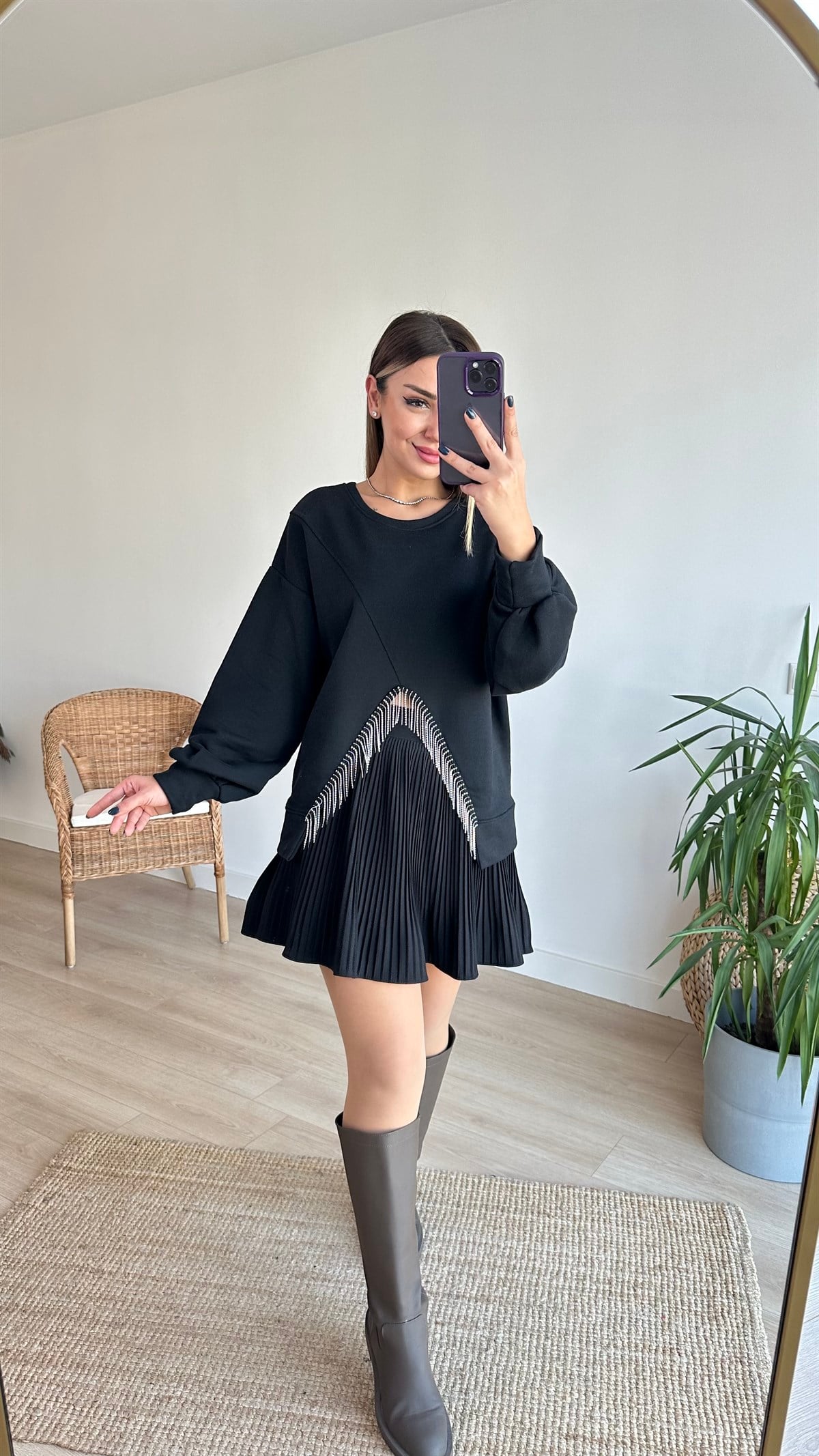 Üç İplik Önü V Taş Detaylı Tasarım Sweat