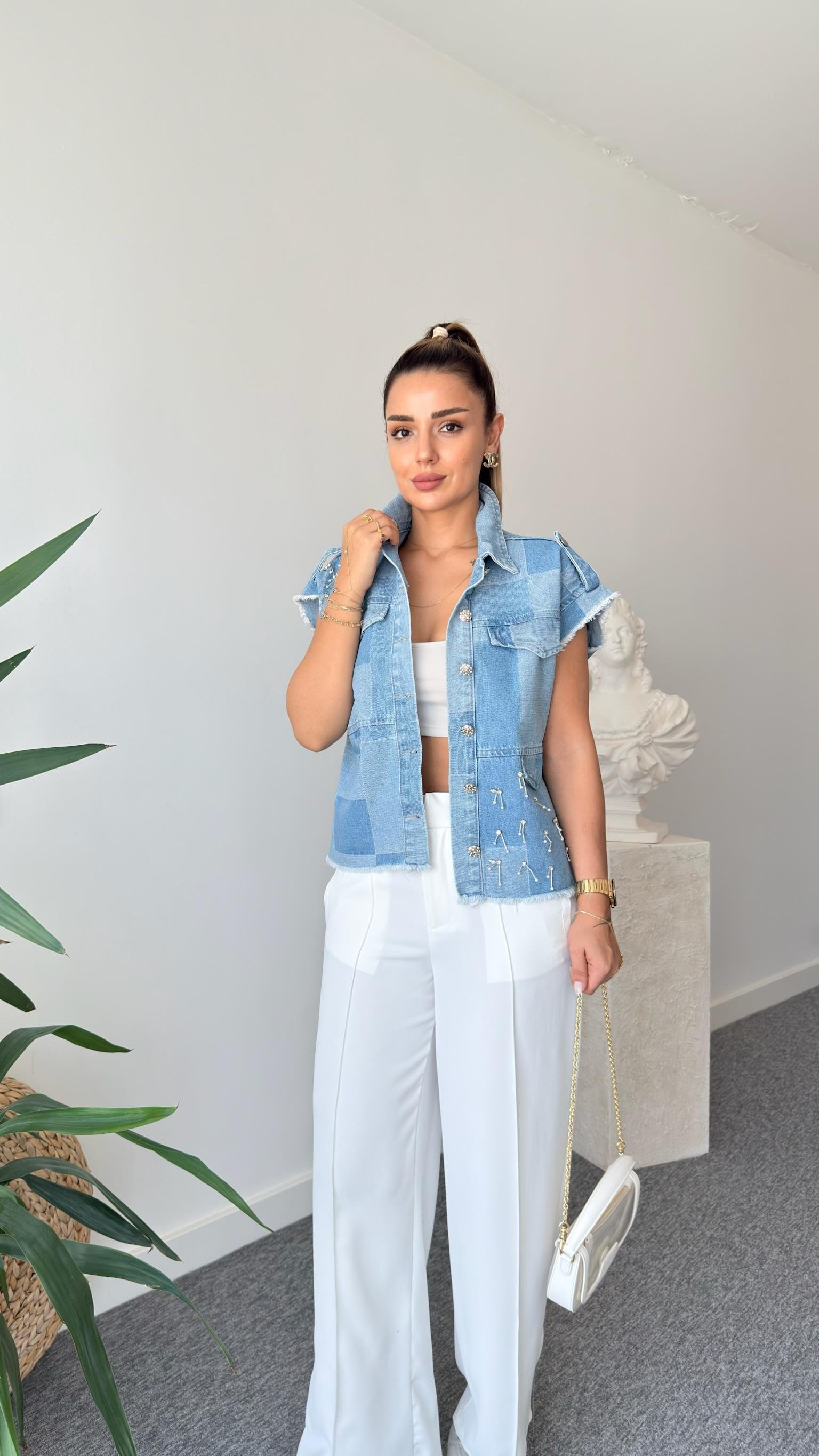 Luca Taş Detaylı Marka Model Yelek