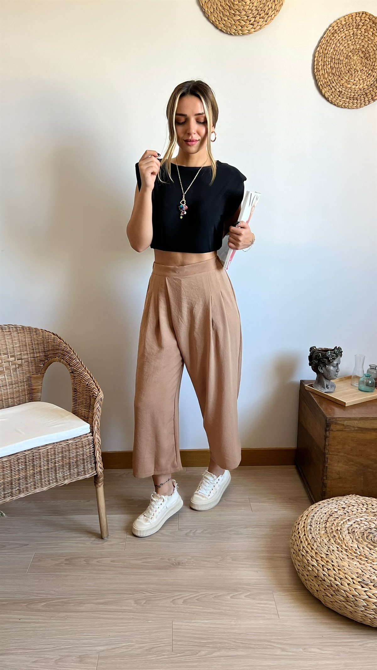 Pileli Beli Lastik Detaylı Camel Pantolon