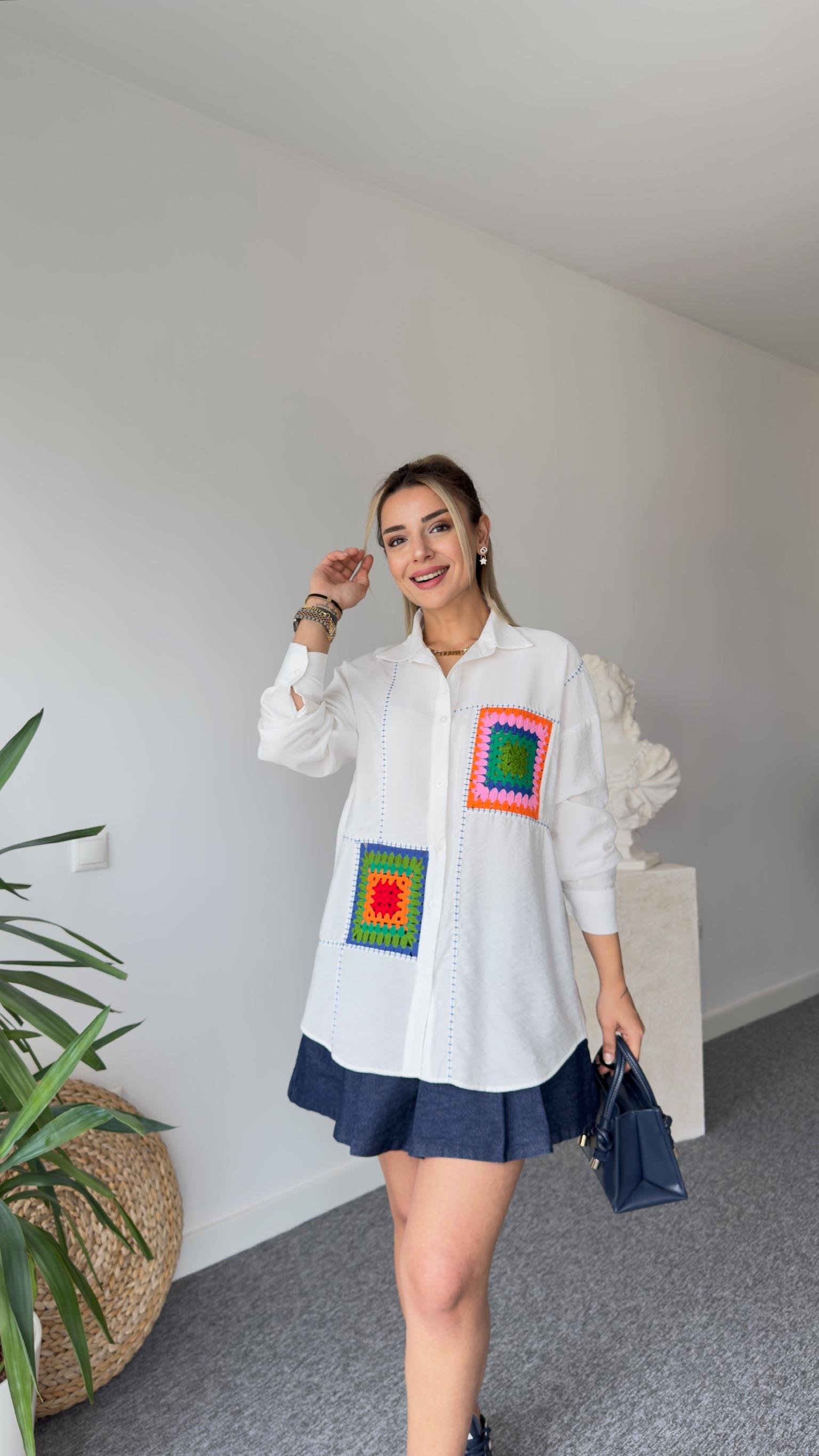 Tws Model Renkli Örgü Detay Beyaz Gömlek