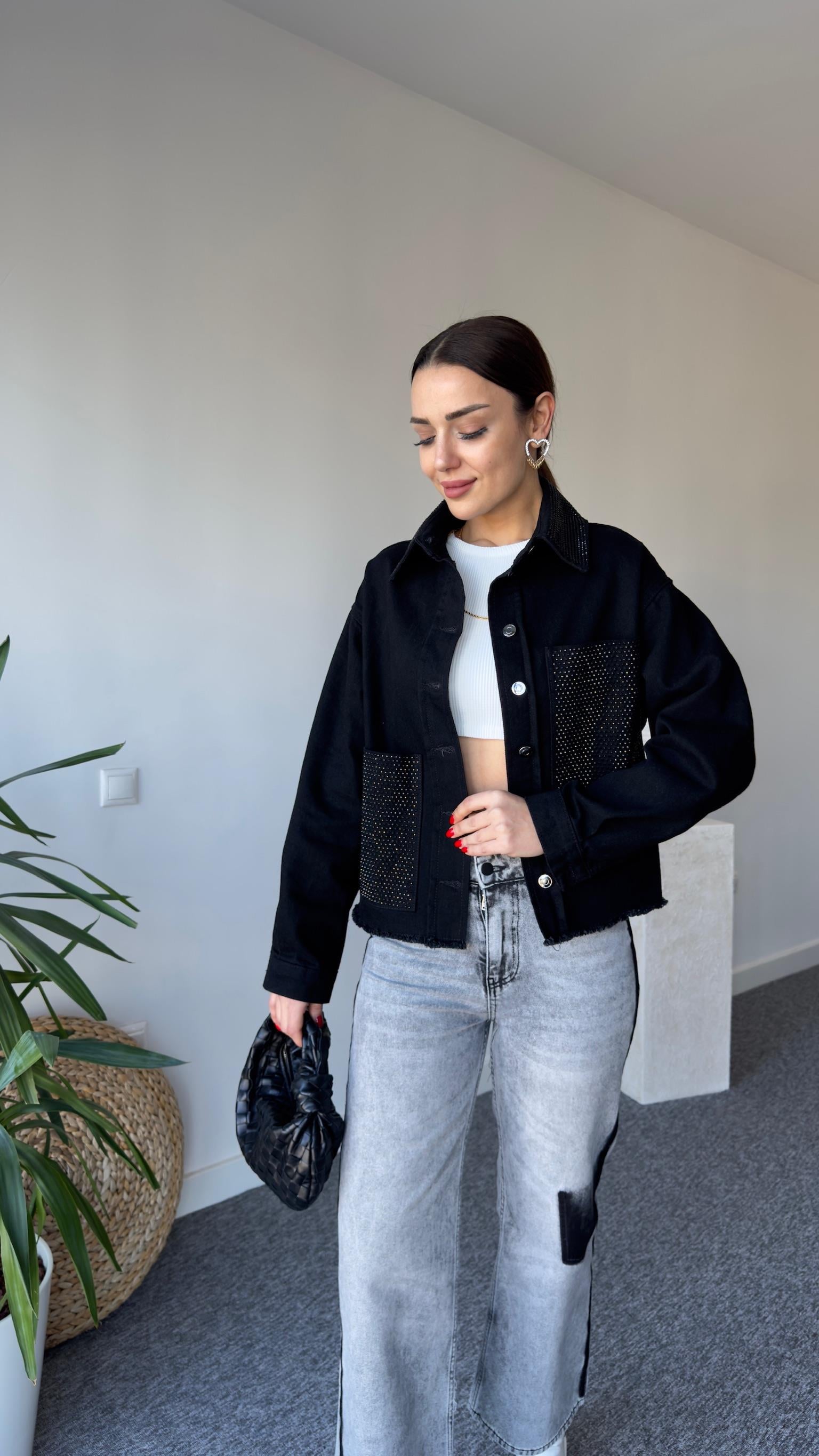 Orj Model Yaka Ve Cepler Taşlı Jean Ceket