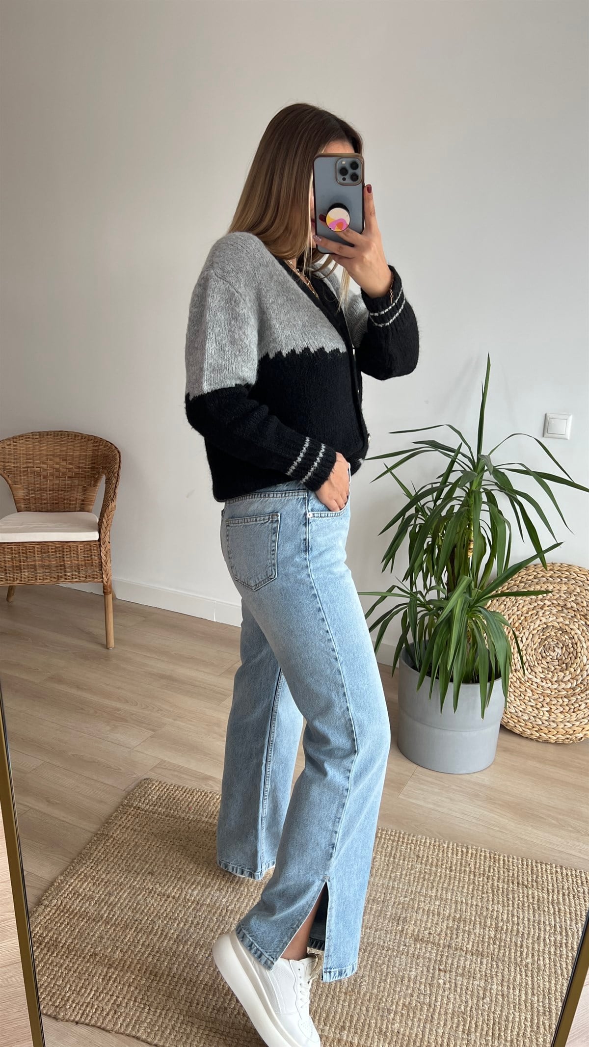 Paçası Yırtmaçlı Mavi Jean