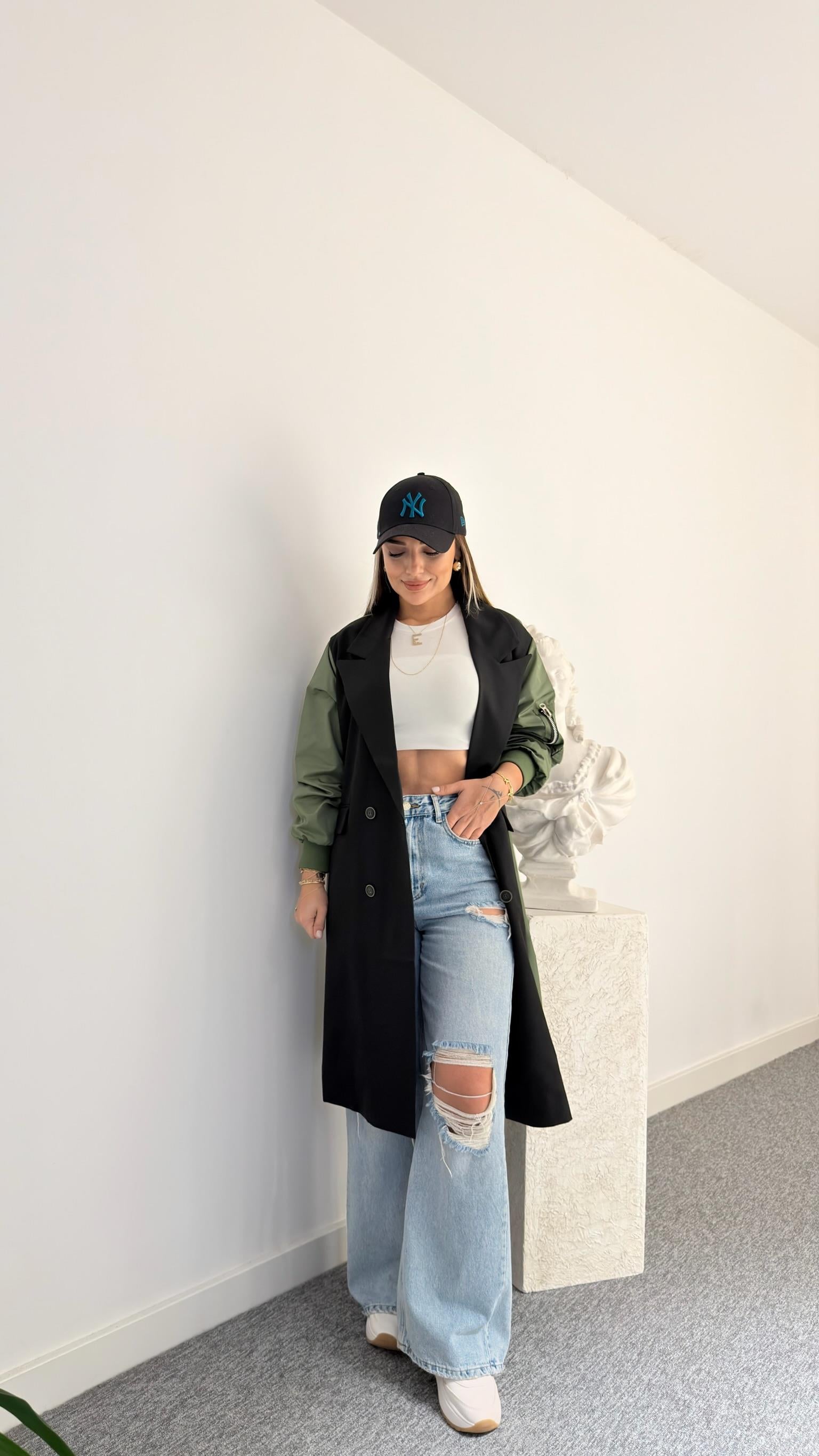 Sırt Yeşil Paraşüt Detaylı Trençkot