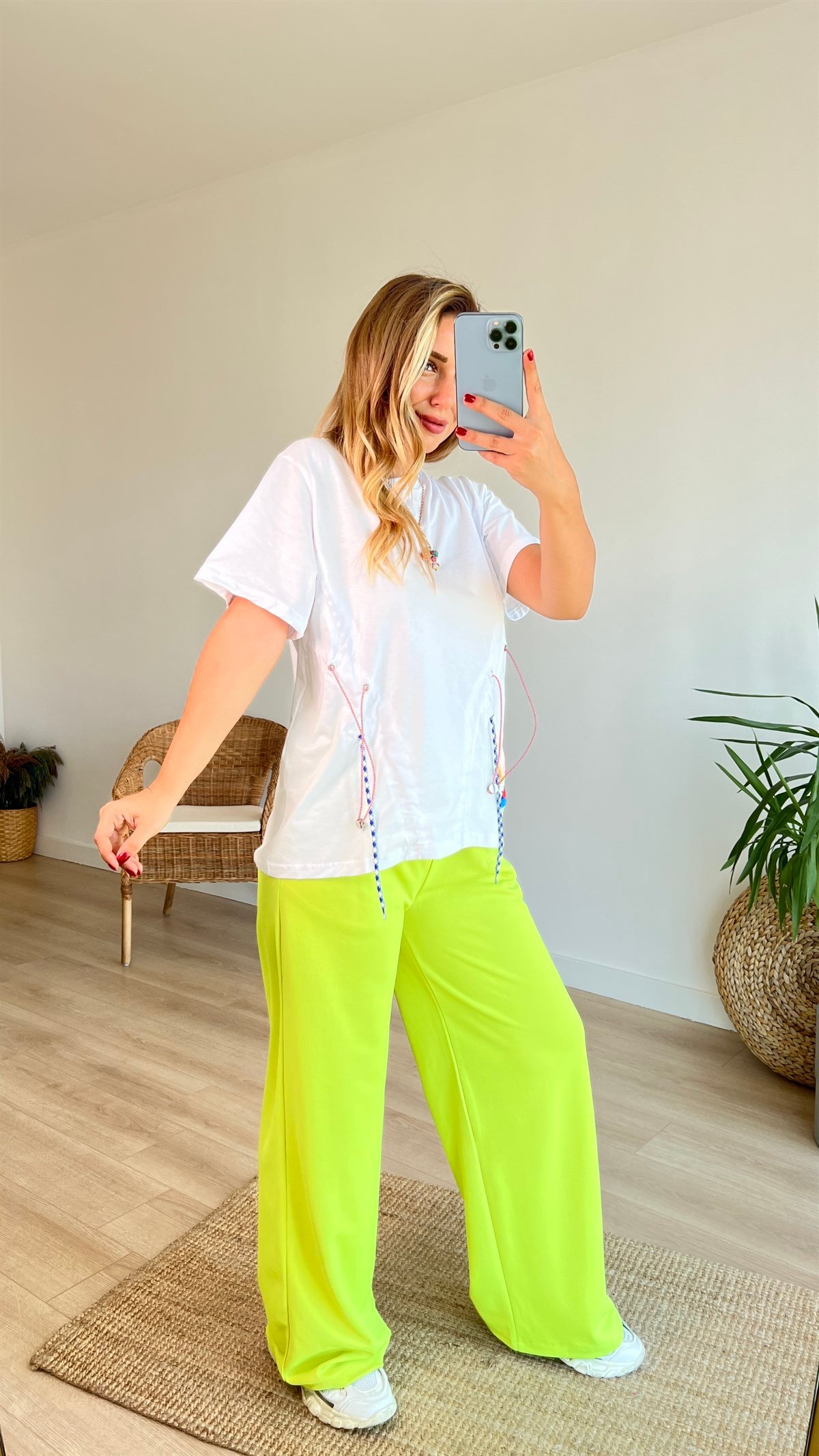Twist Model Tasarım Beyaz Tshirt