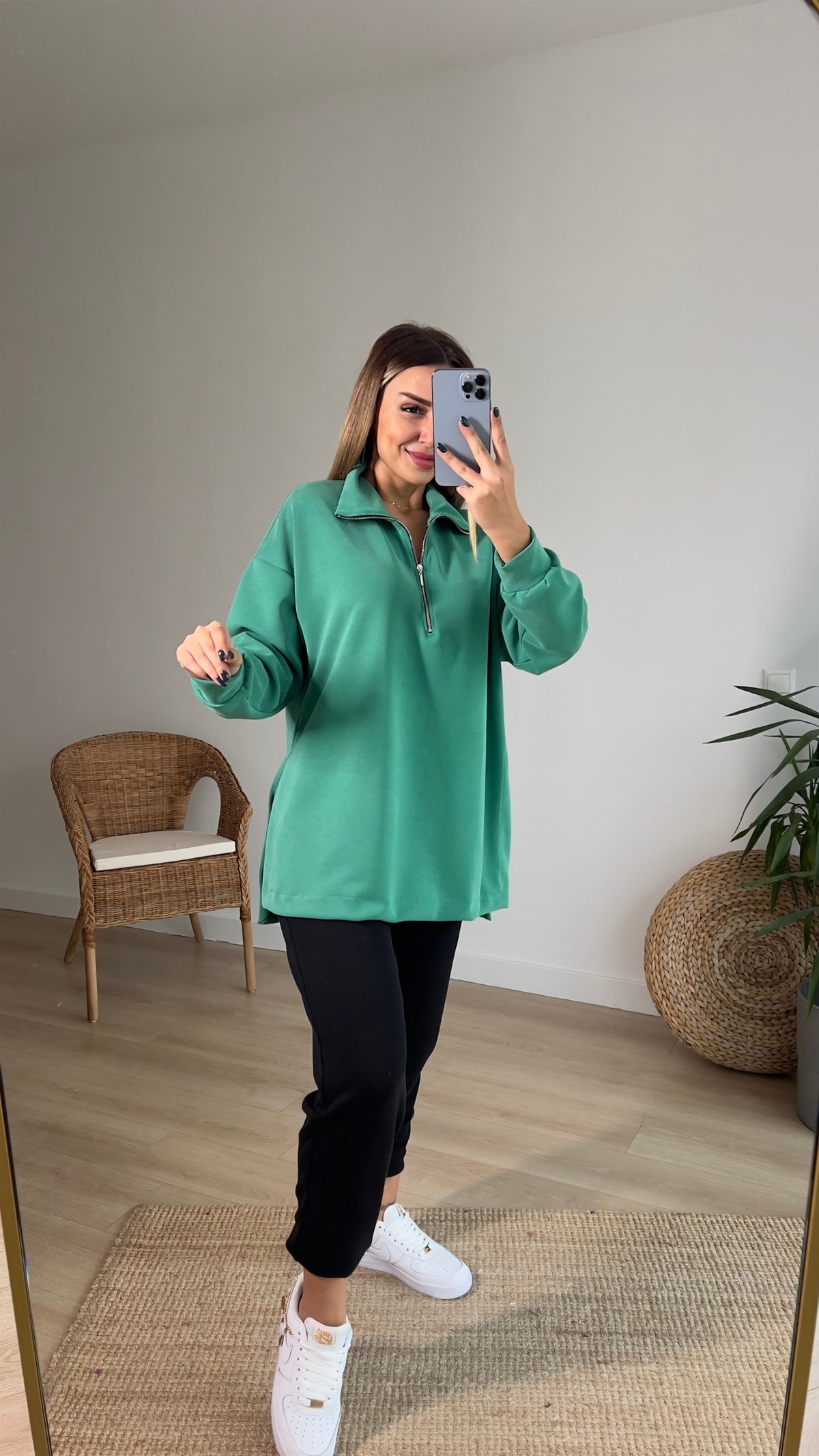 Yanları Yırtmaçlı Yeşil Modal Sweatshirt